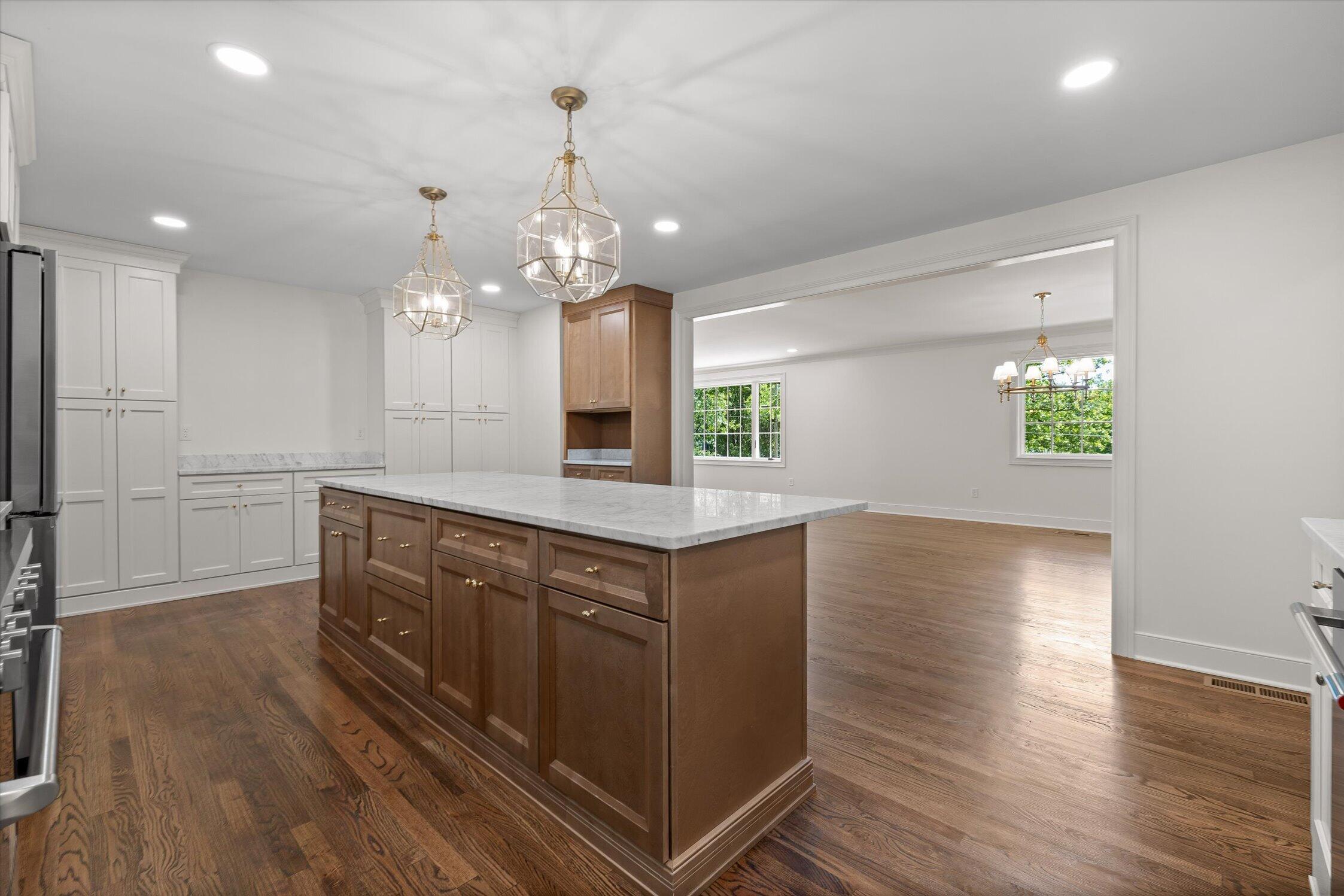 1206 Peter Pan Road