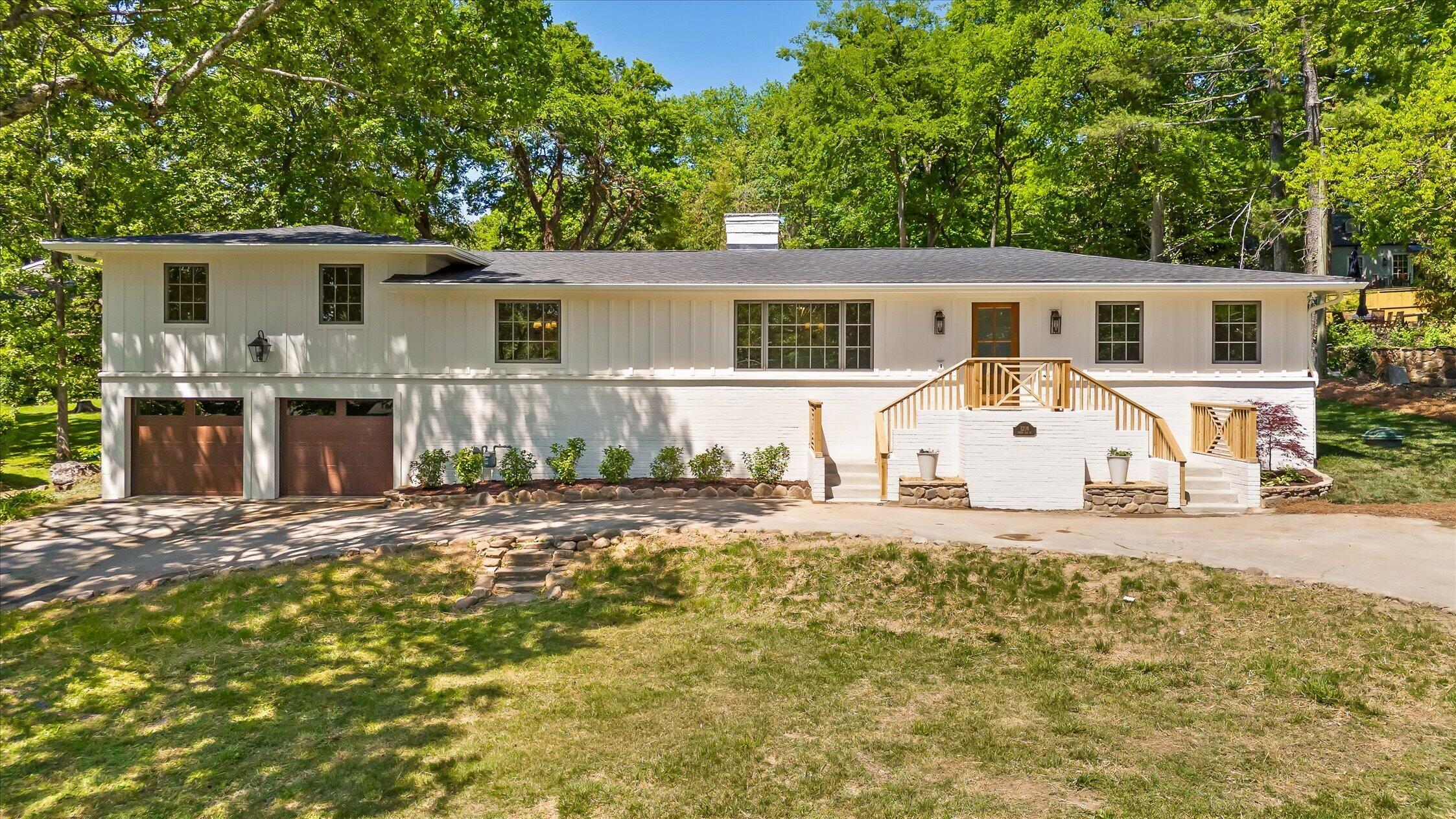 1206 Peter Pan Road