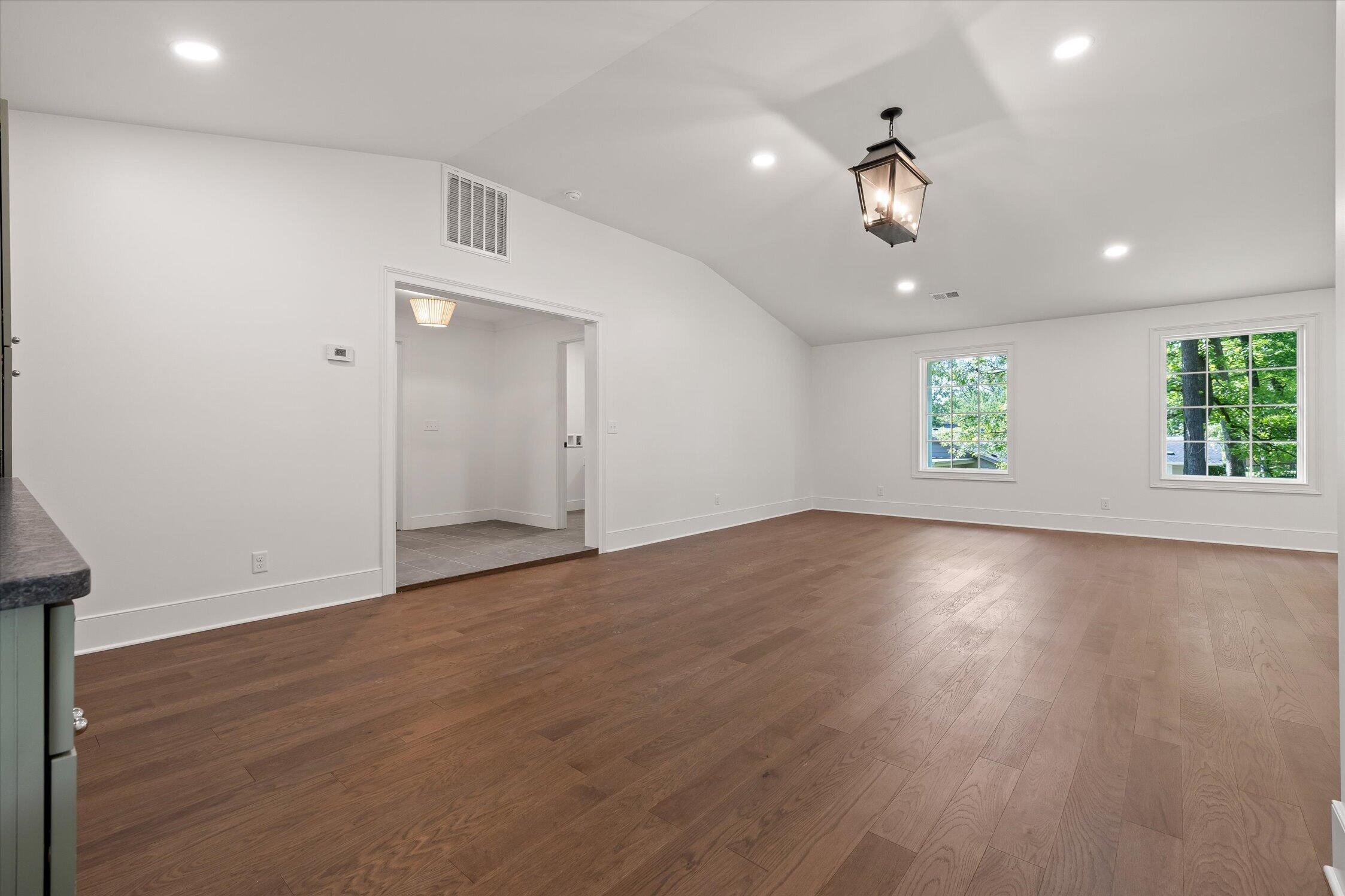 1206 Peter Pan Road