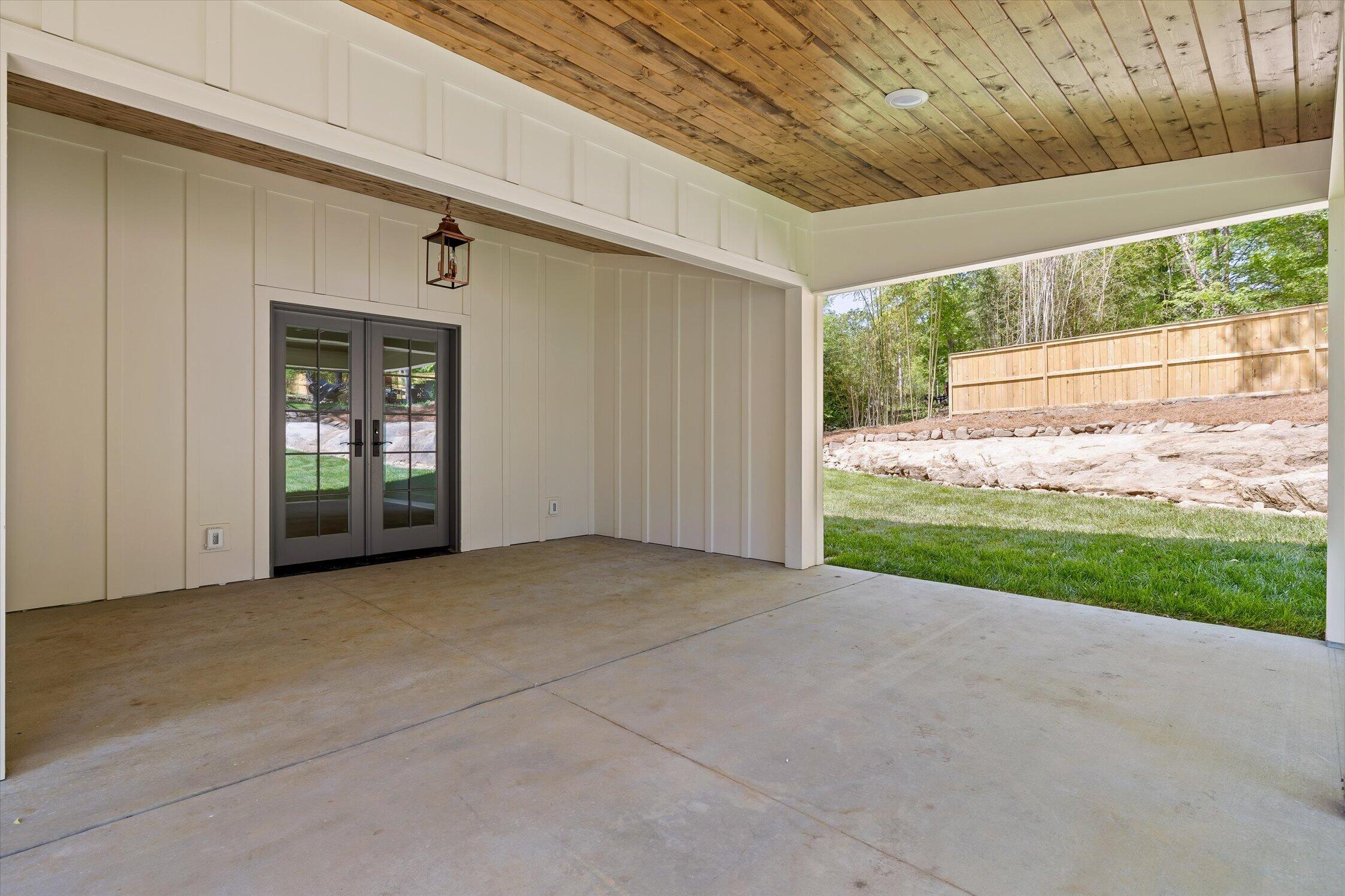 1206 Peter Pan Road
