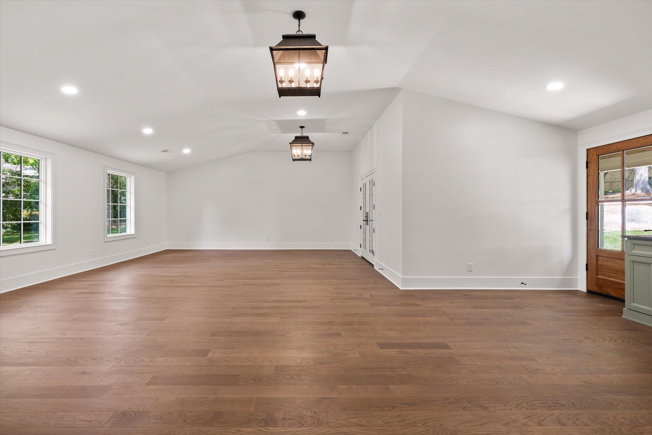 1206 Peter Pan Road