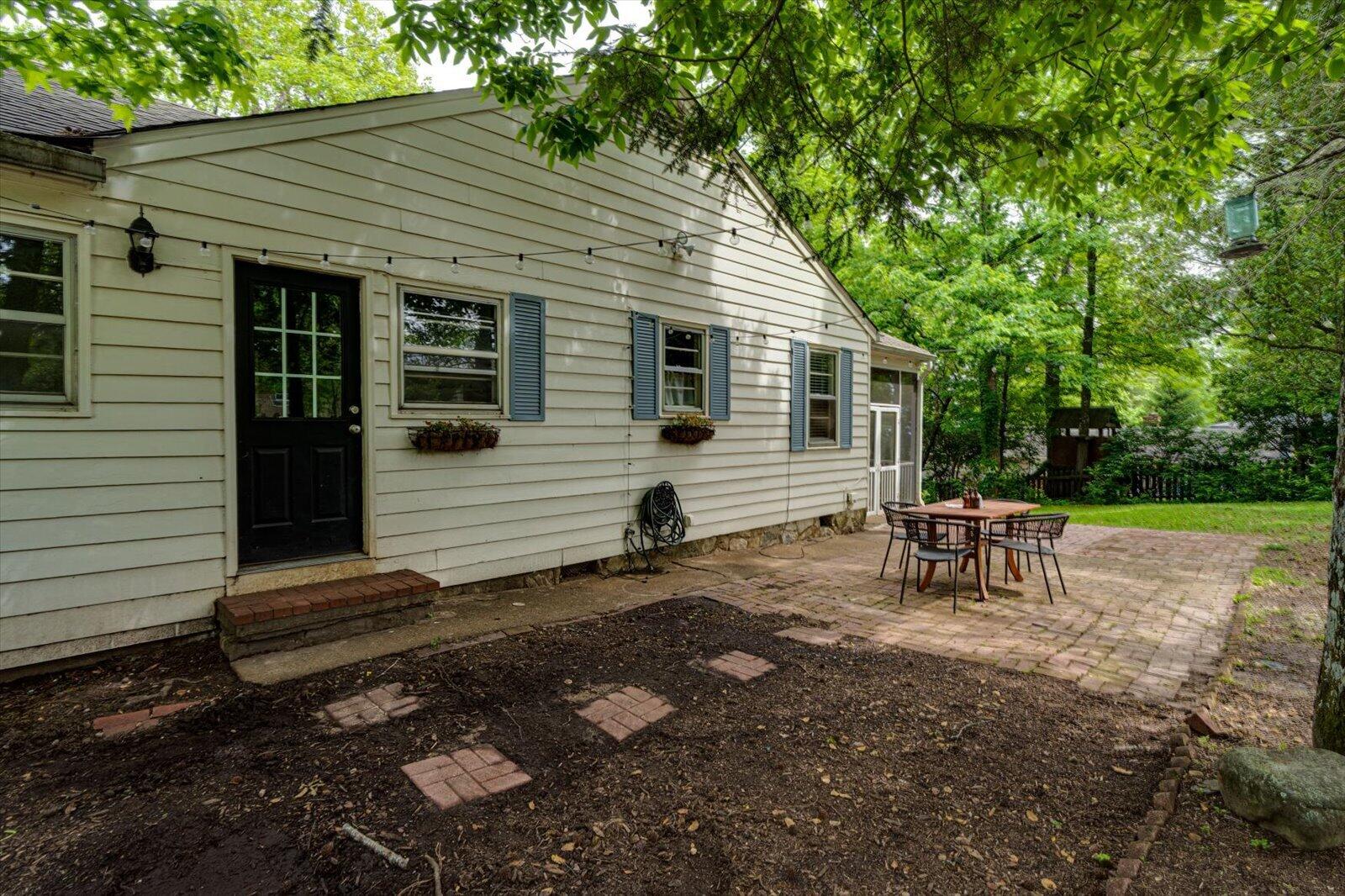 212 Wendy Trail