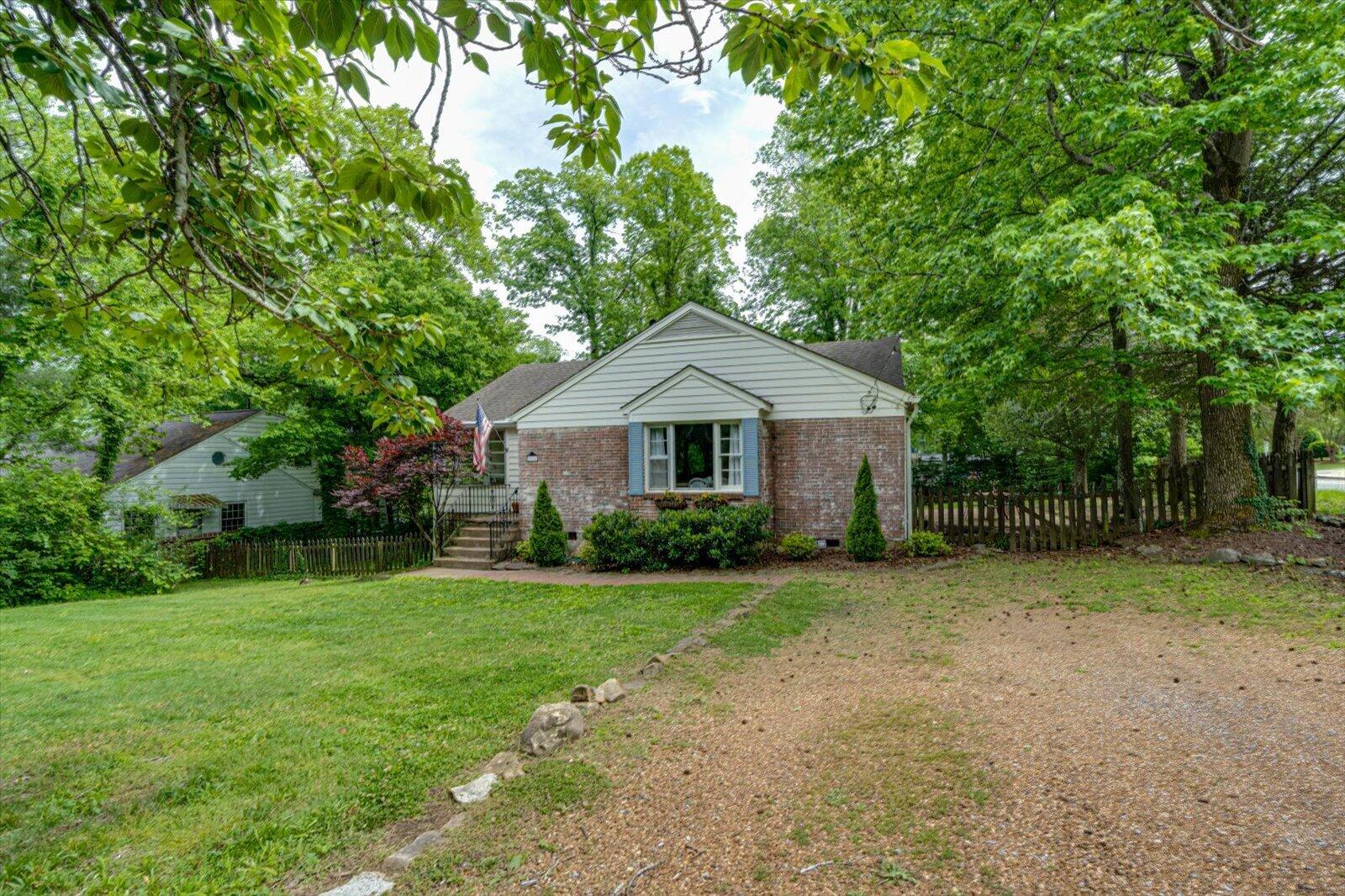 212 Wendy Trail