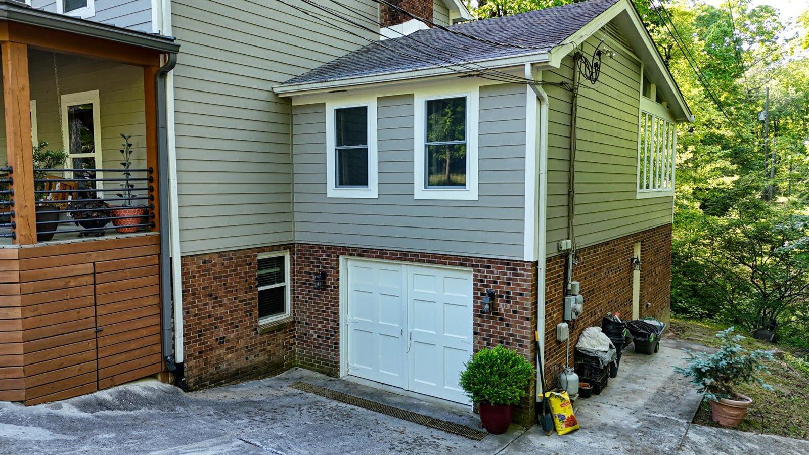 917 Shady Circle