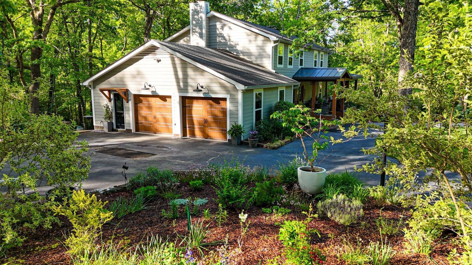 917 Shady Circle