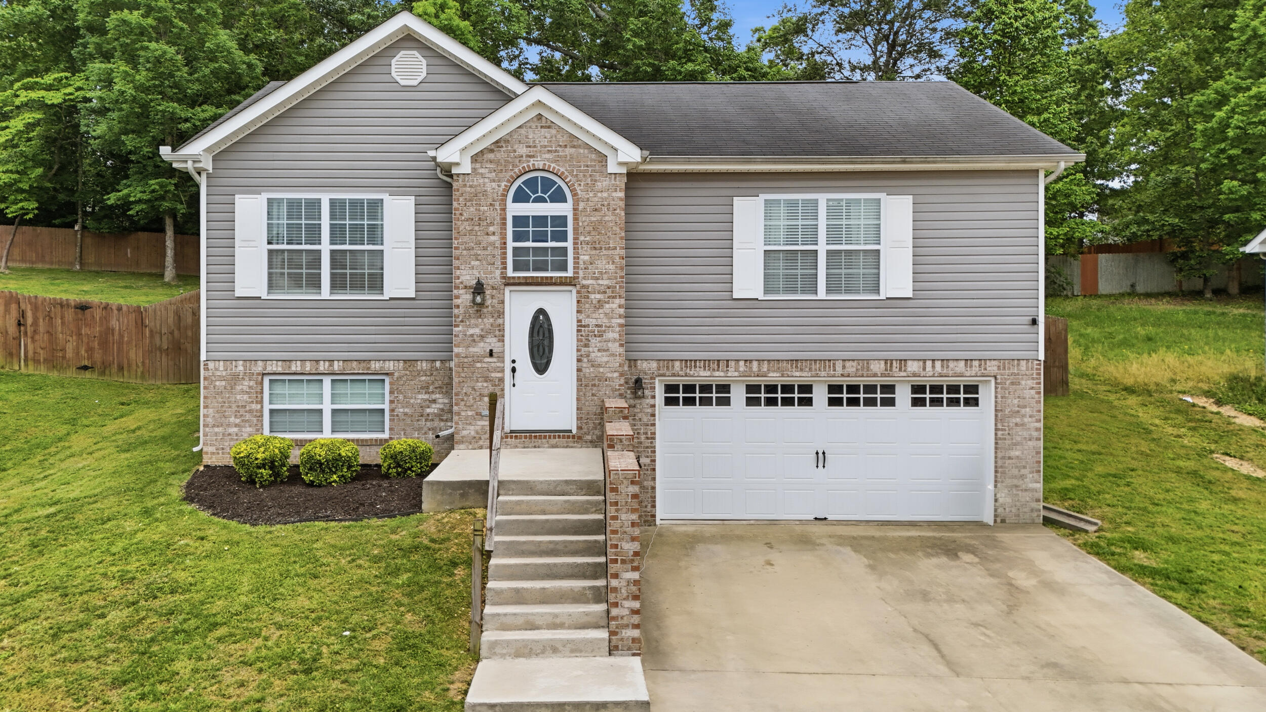 2045 Short Leaf Lane