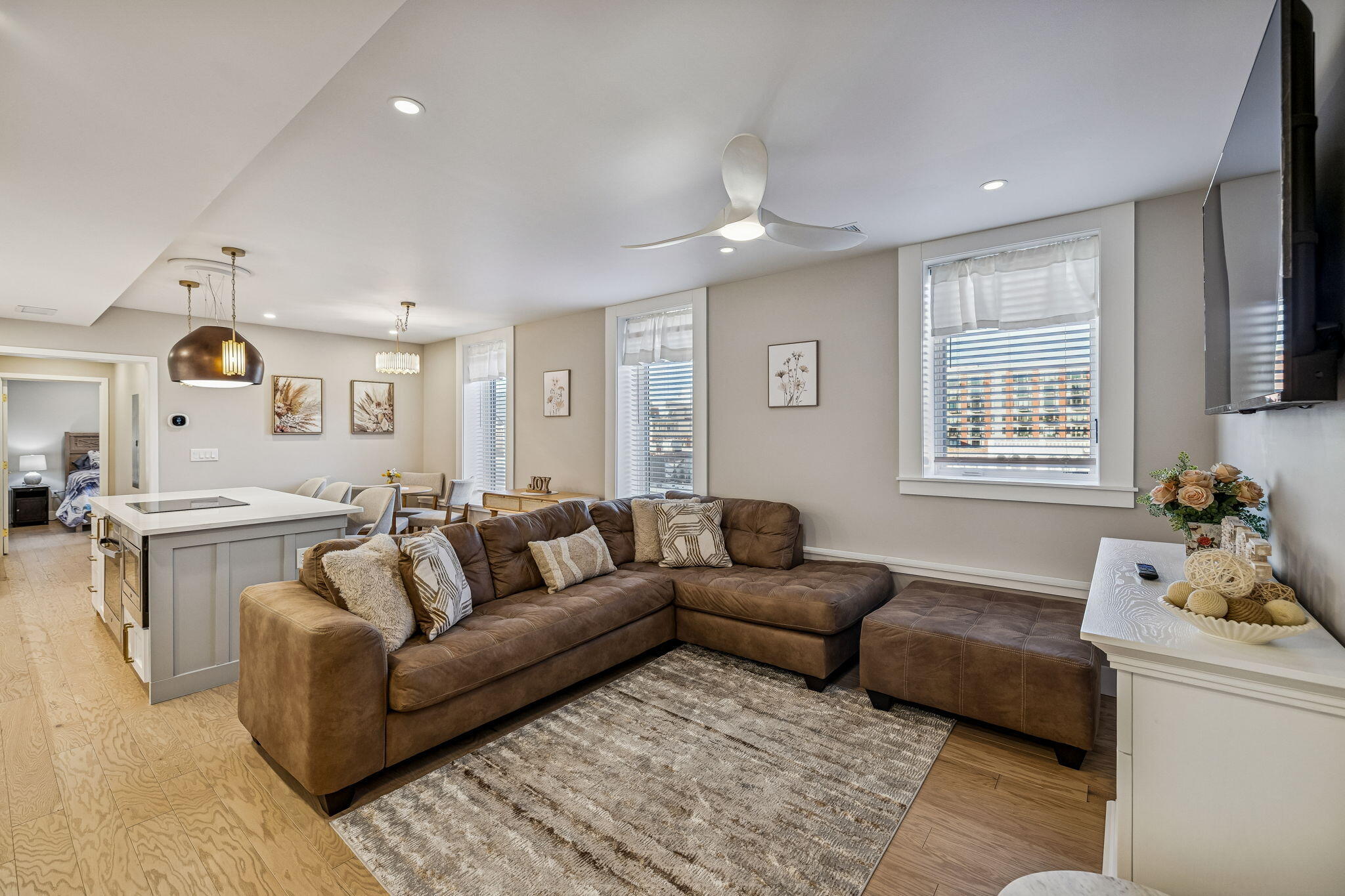 707 Georgia Avenue, #302