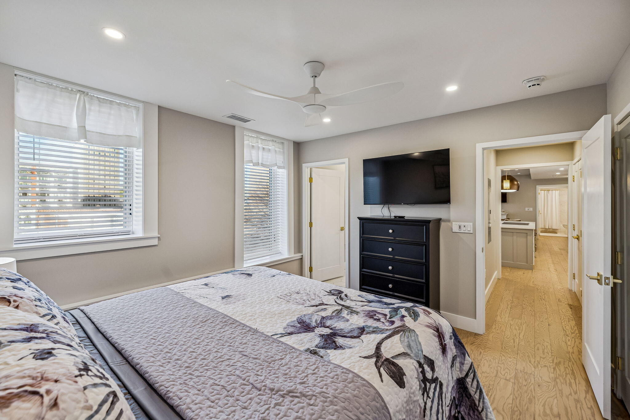 707 Georgia Avenue, #302