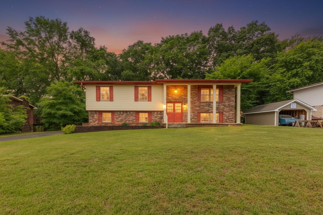 836 S Valleywood Circle