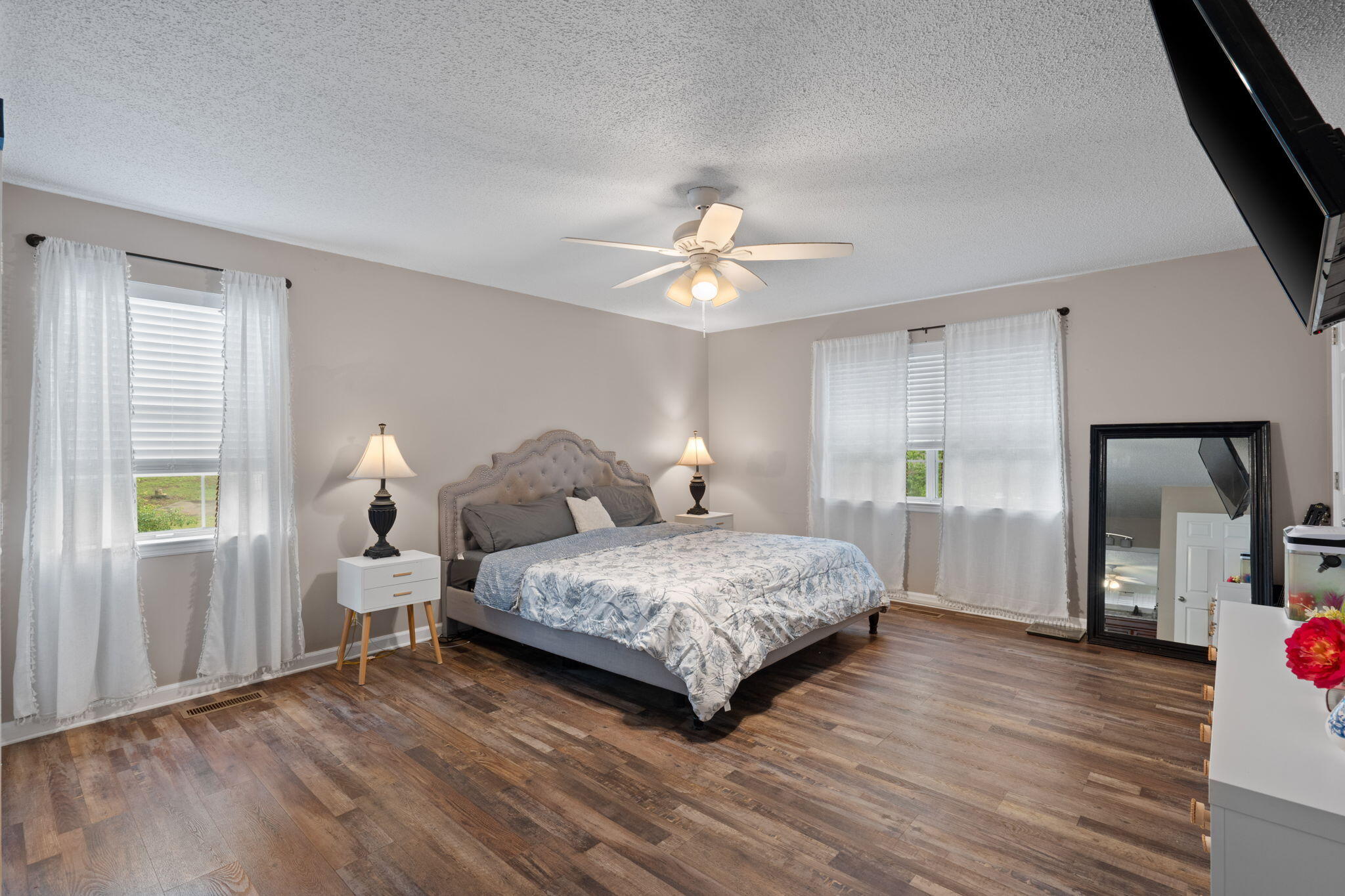 2443 NW Valley Hills Trail