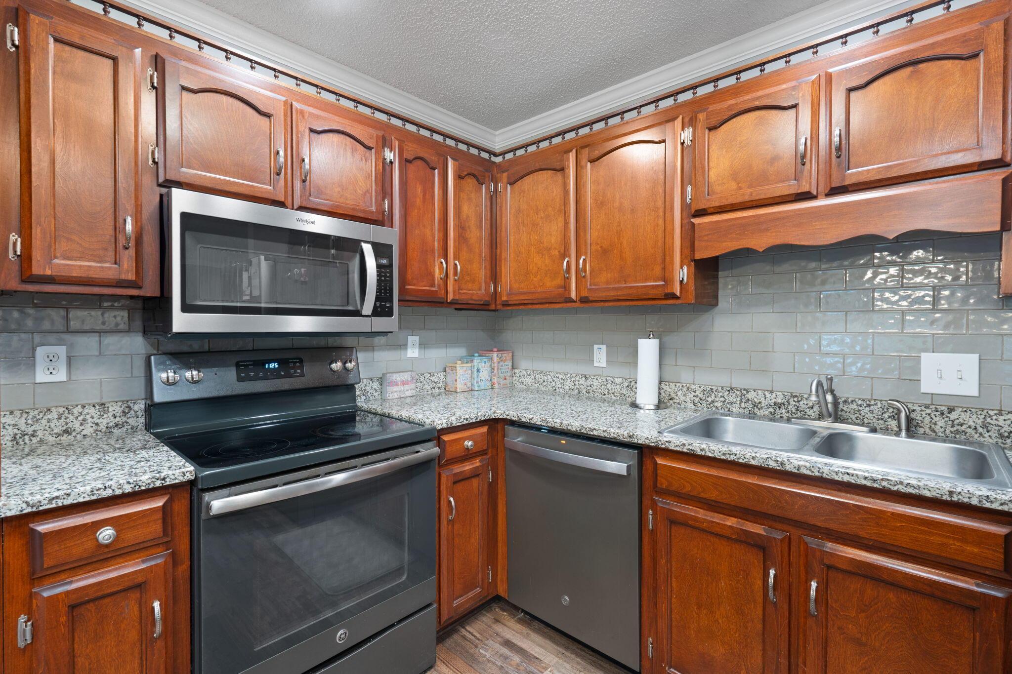 2443 NW Valley Hills Trail