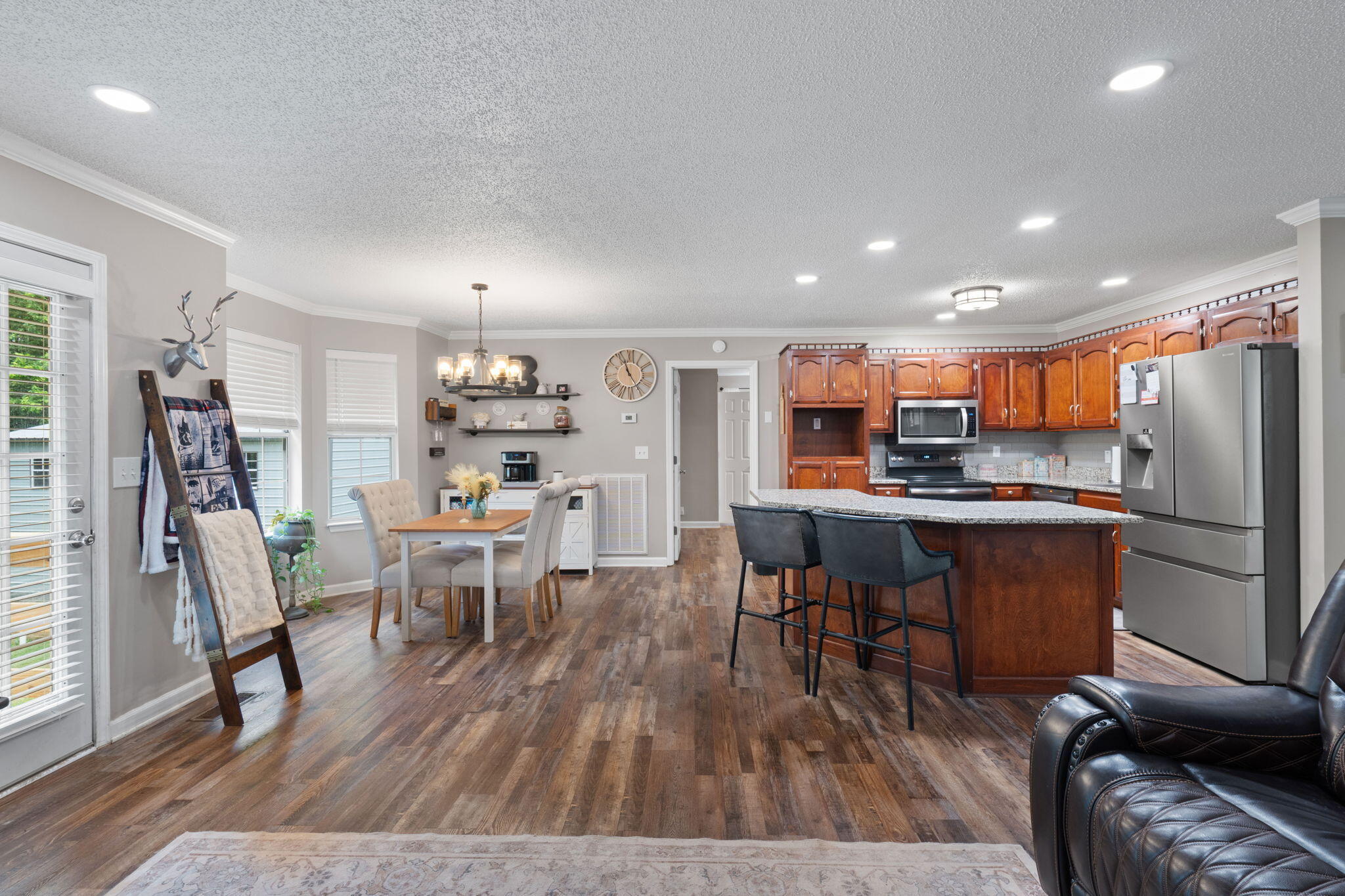 2443 NW Valley Hills Trail