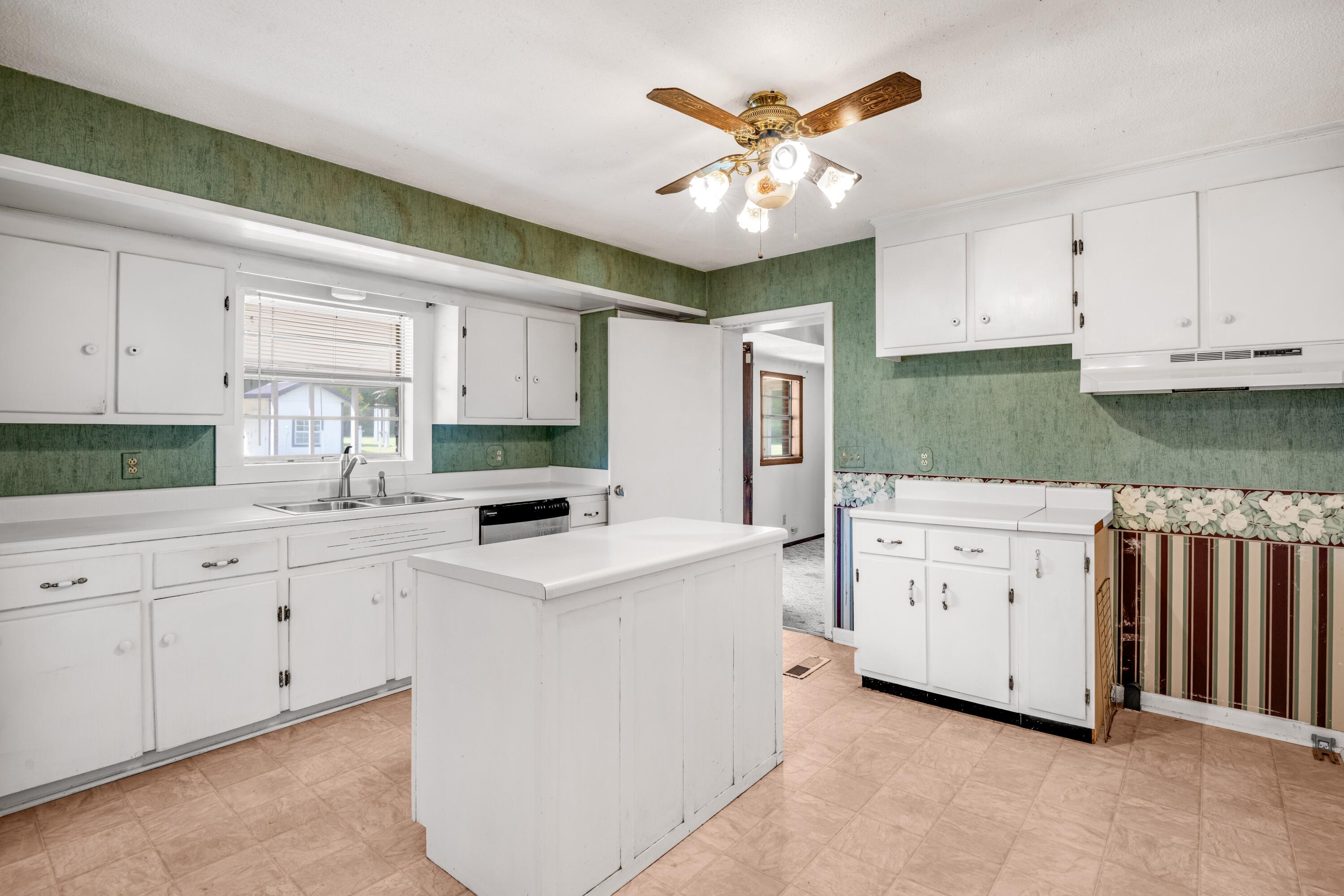 1123 Highland Avenue