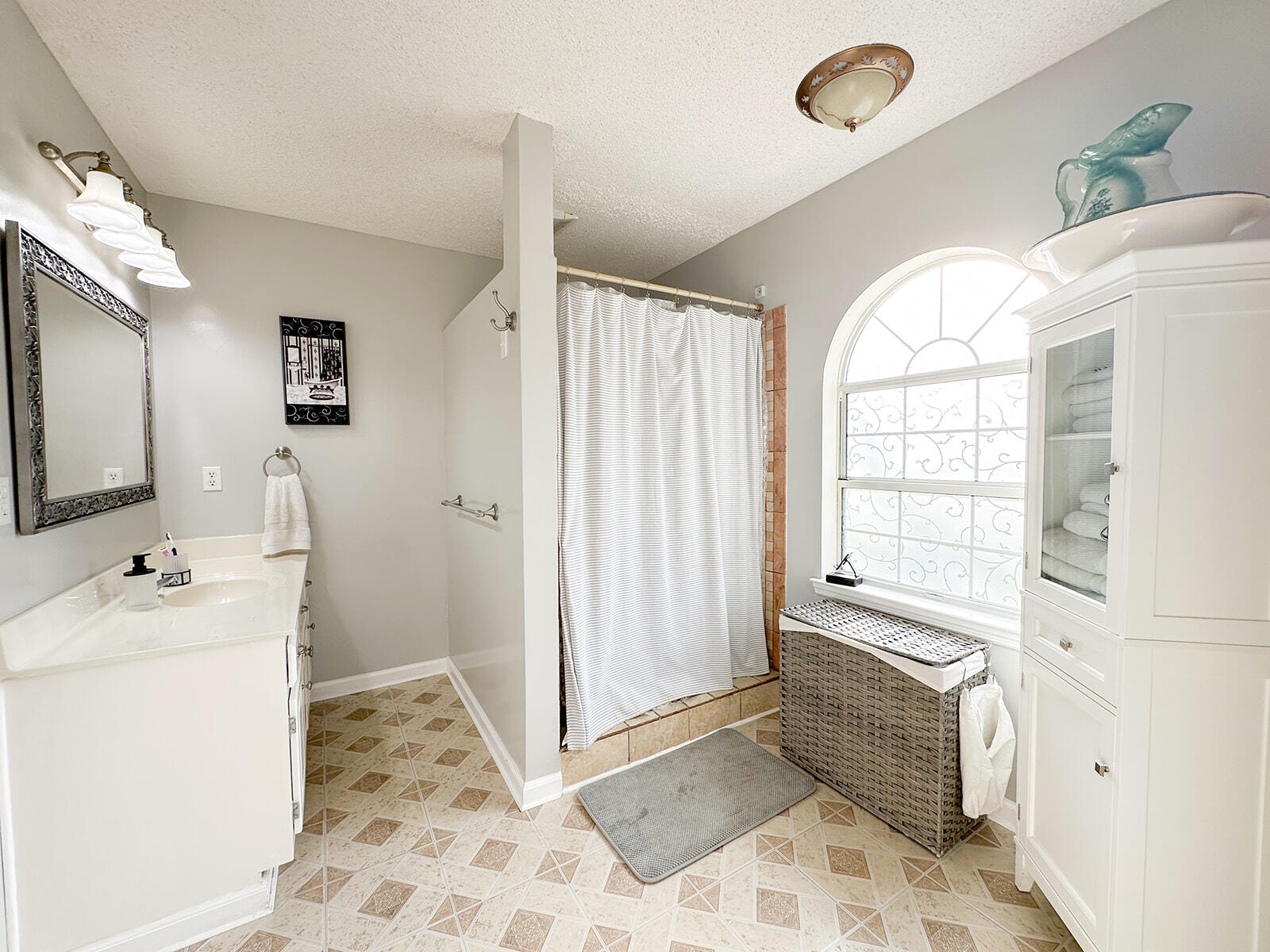 1239 Arabian Drive