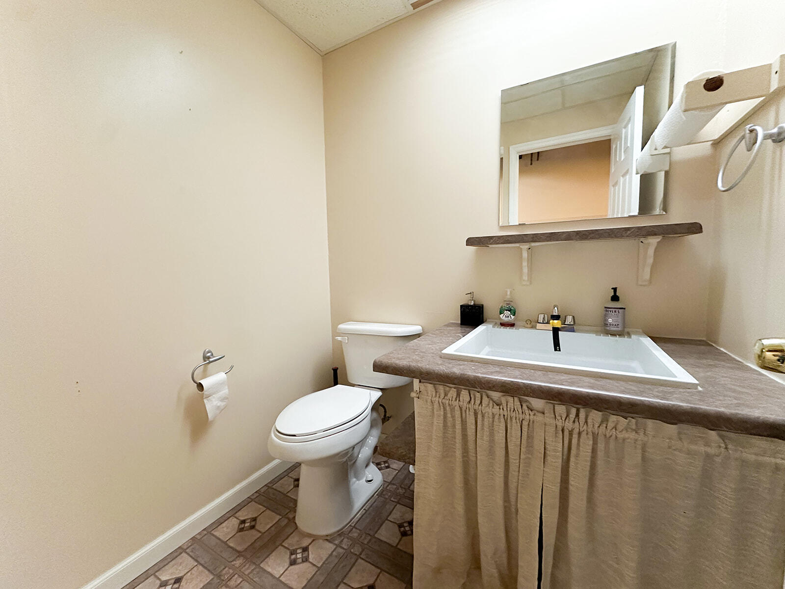 1239 Arabian Drive