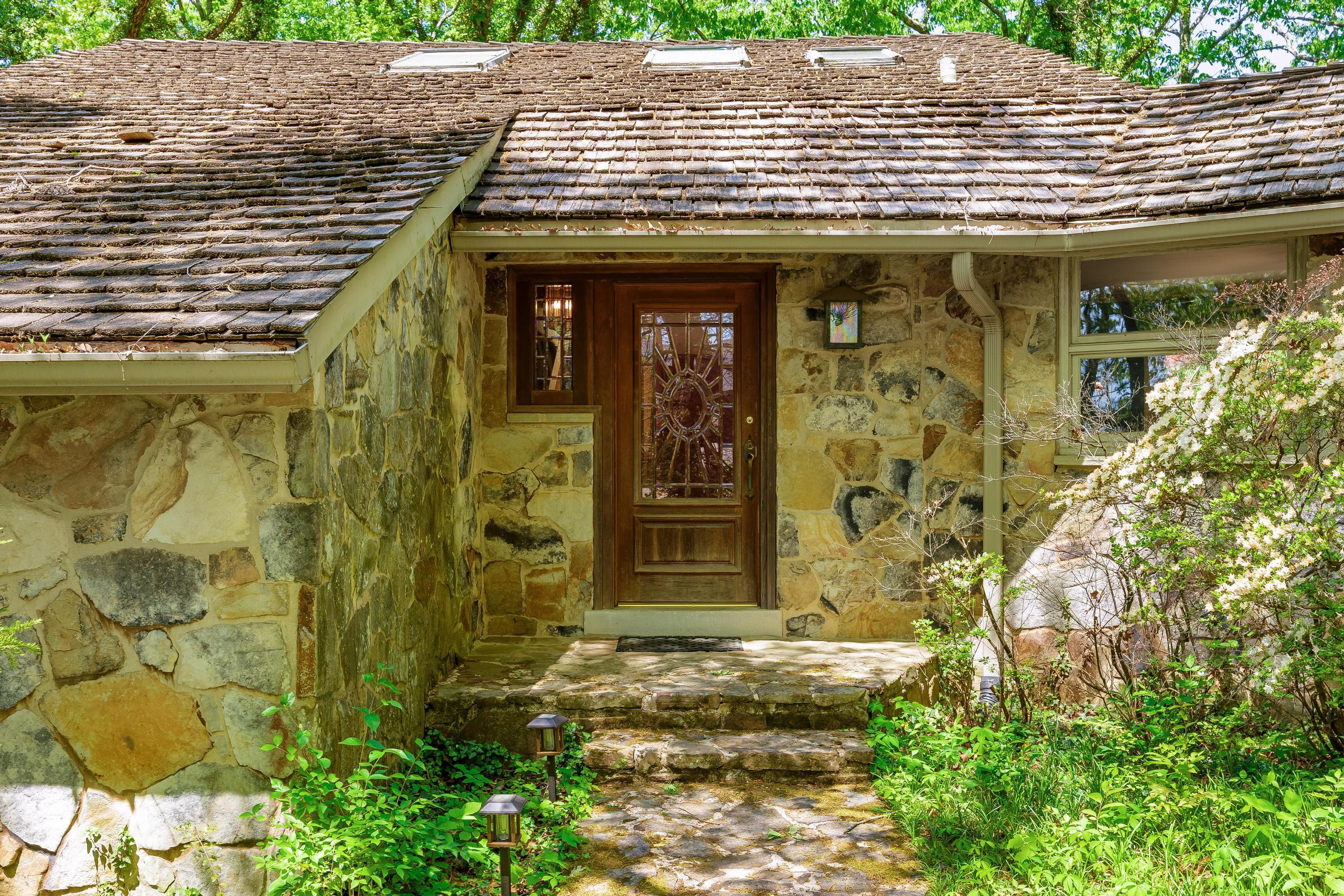 105 Riverpoint Road
