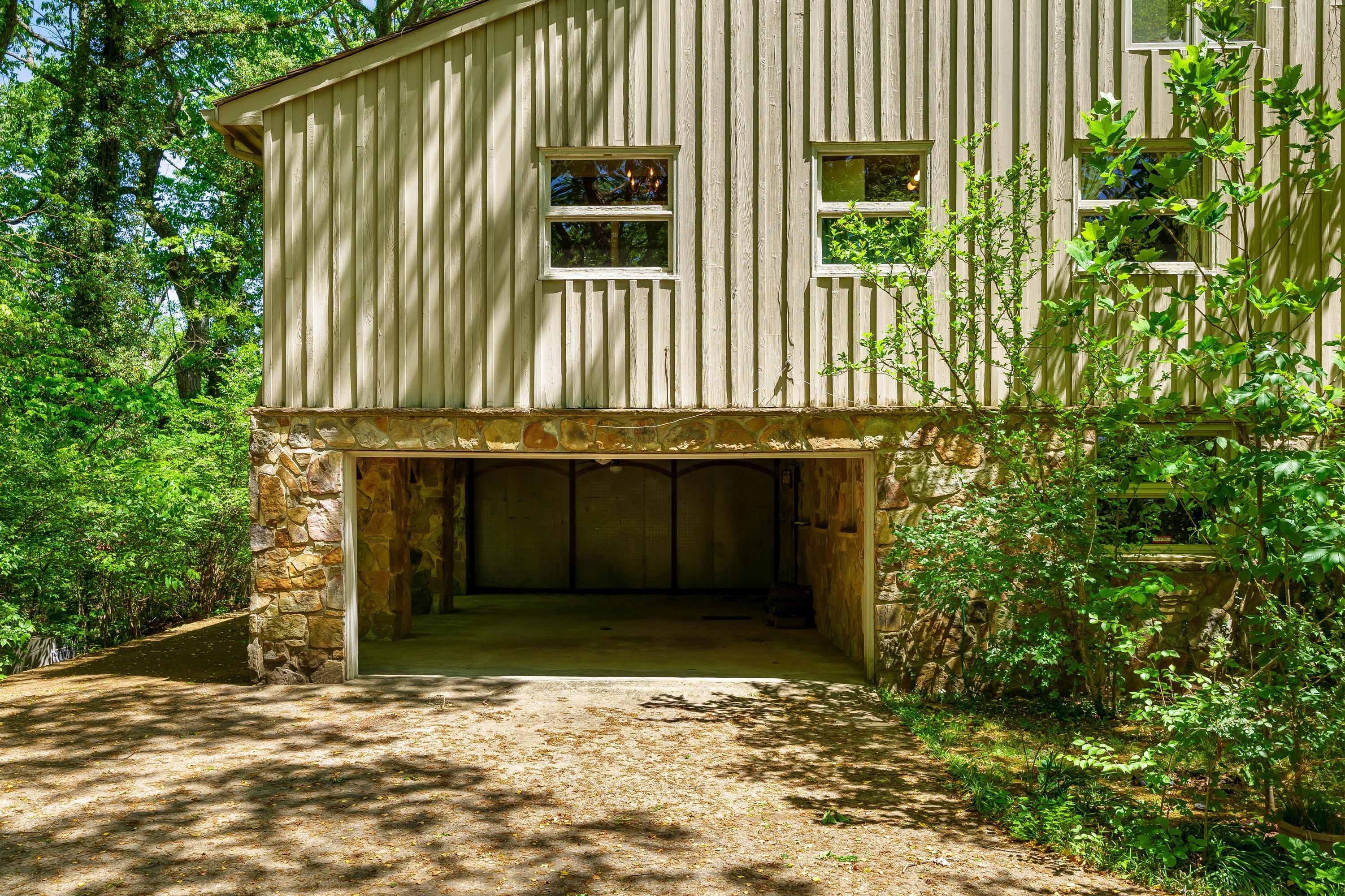 105 Riverpoint Road