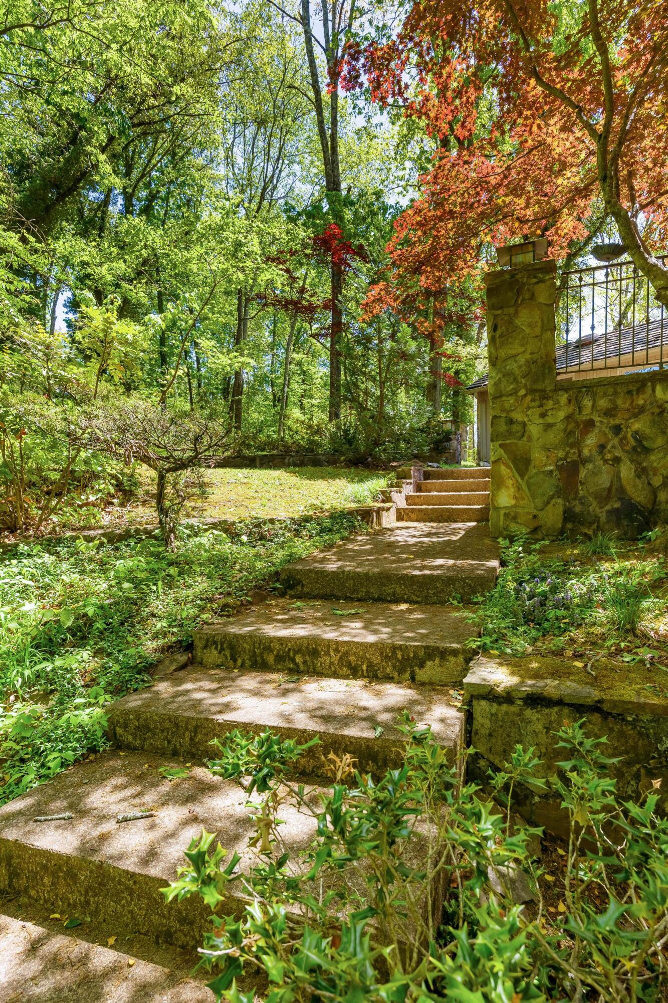 105 Riverpoint Road