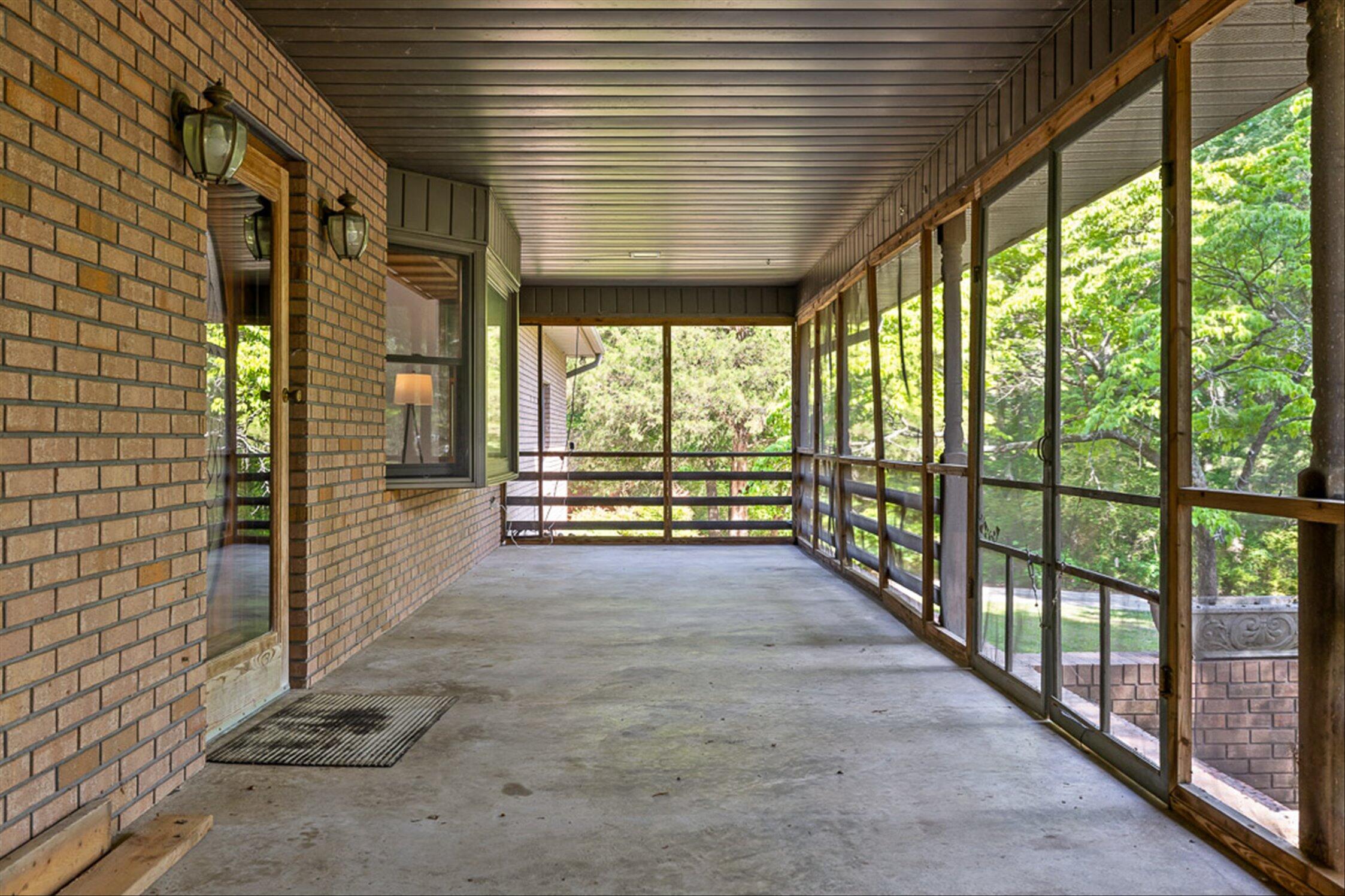 2401 Igou Ferry Road