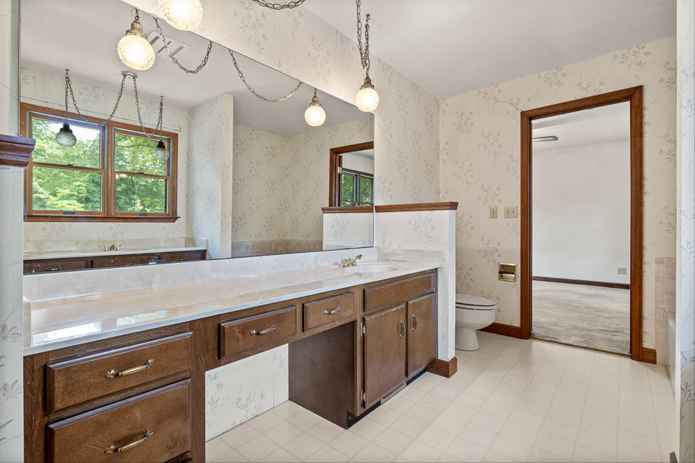 2401 Igou Ferry Road