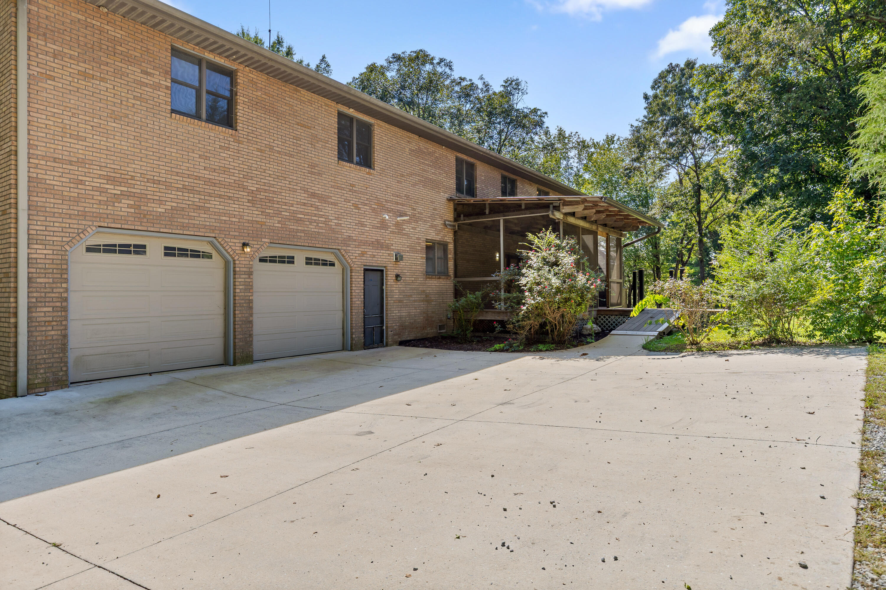 2401 Igou Ferry Road