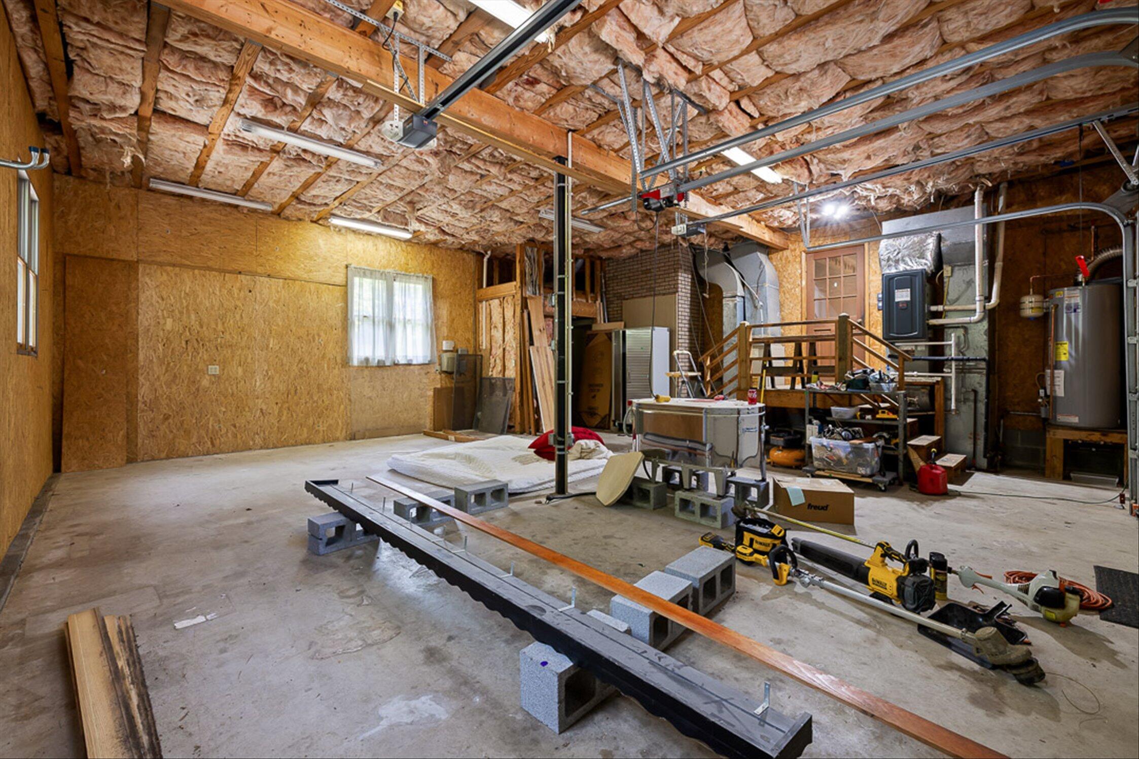 2401 Igou Ferry Road