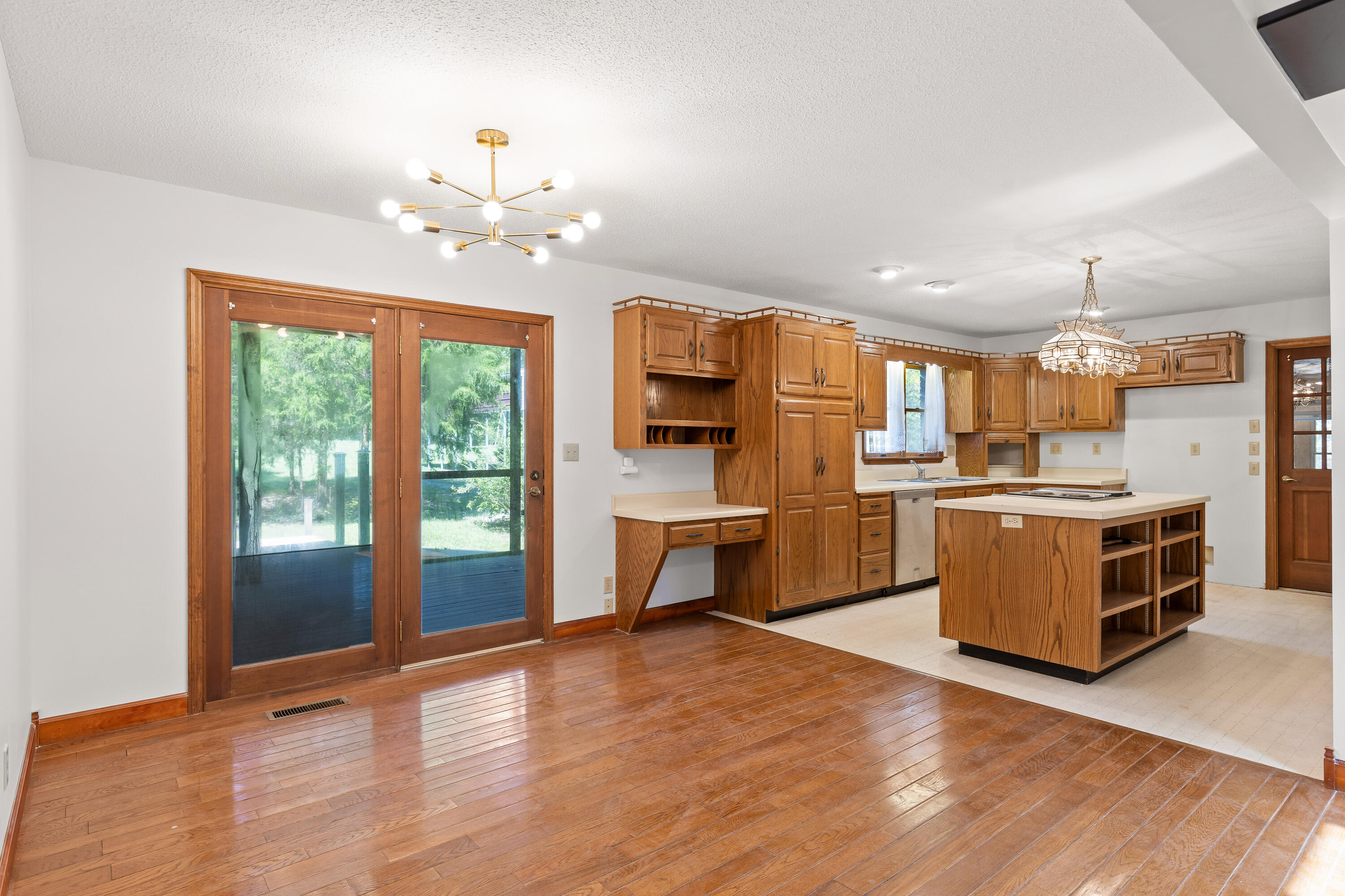 2401 Igou Ferry Road