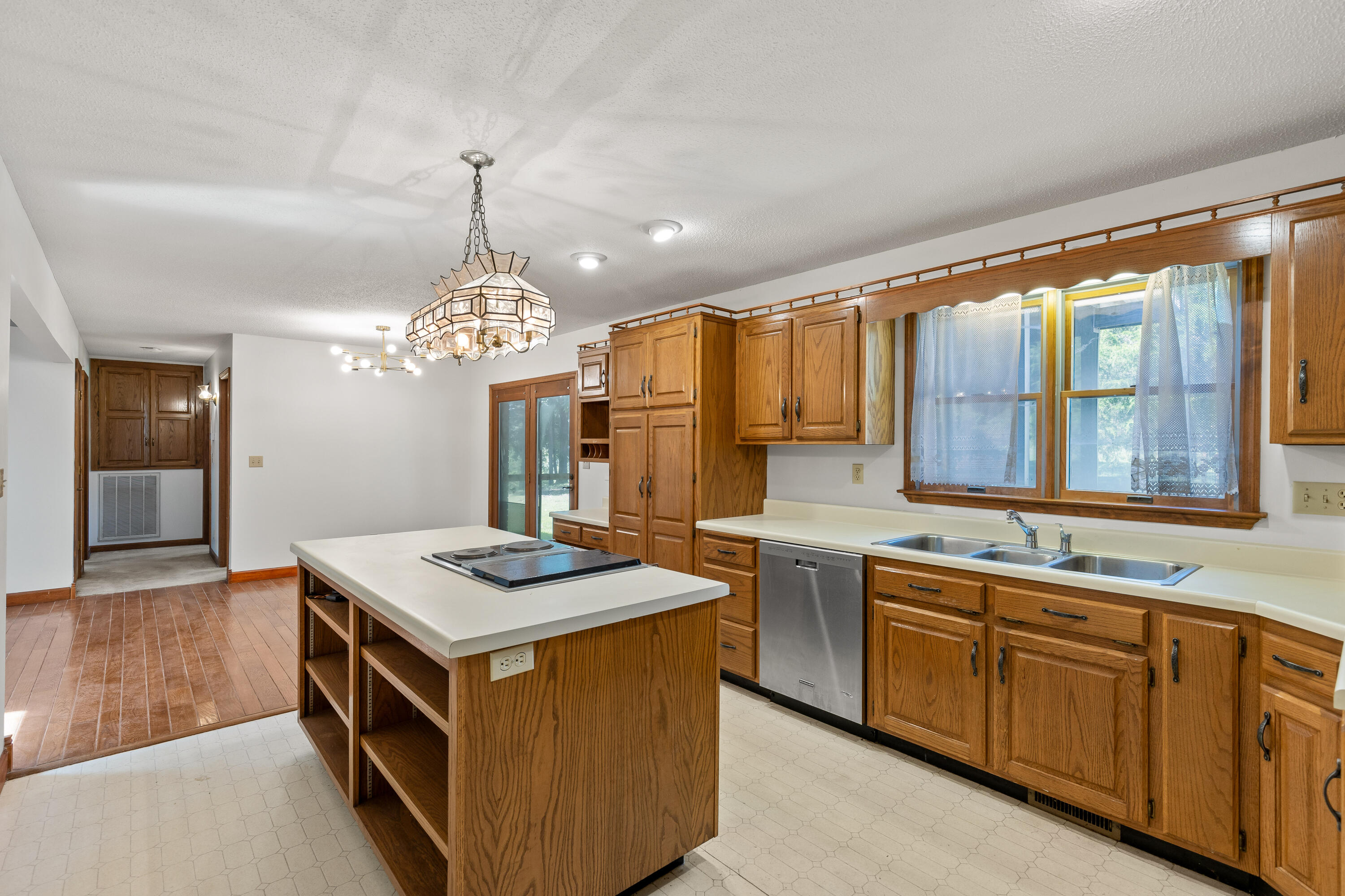 2401 Igou Ferry Road