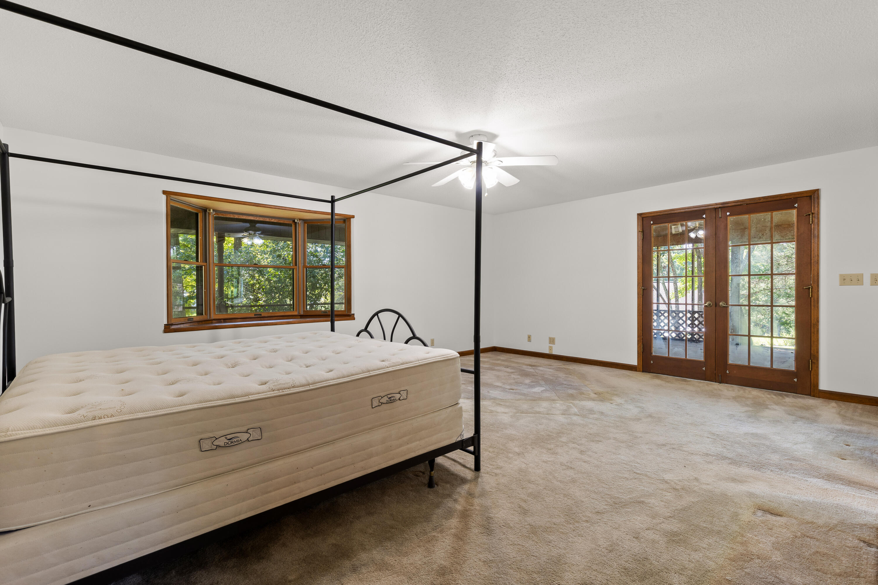 2401 Igou Ferry Road