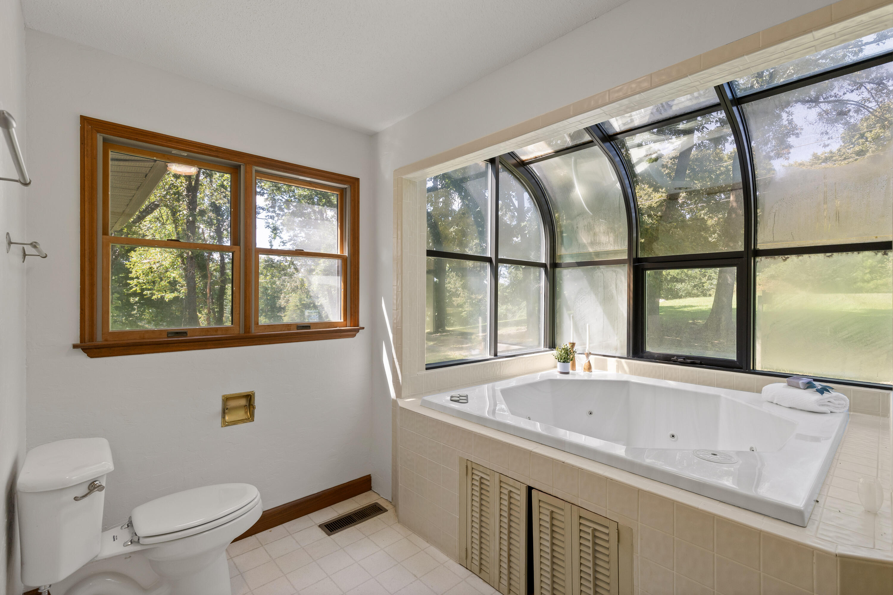 2401 Igou Ferry Road