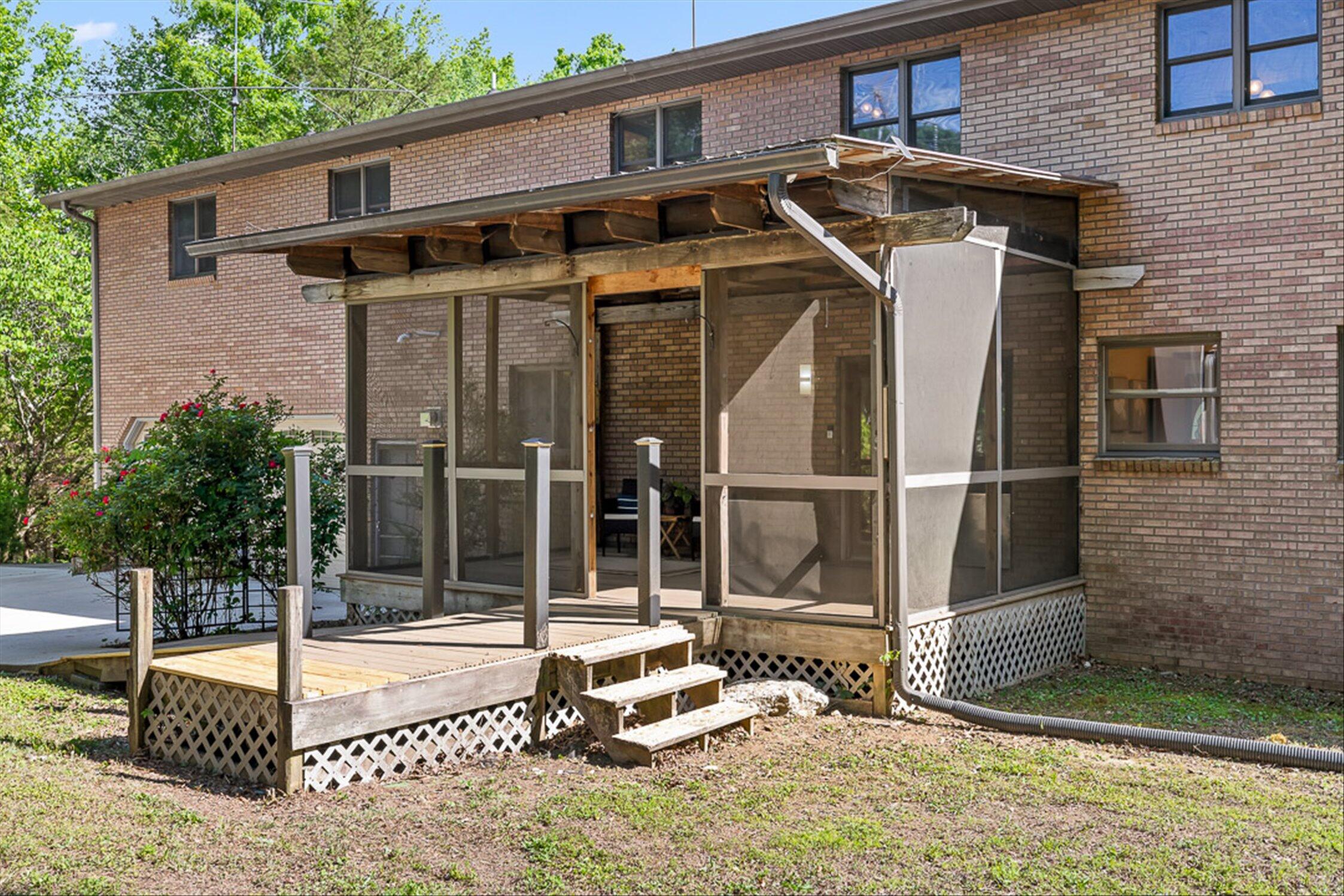 2401 Igou Ferry Road