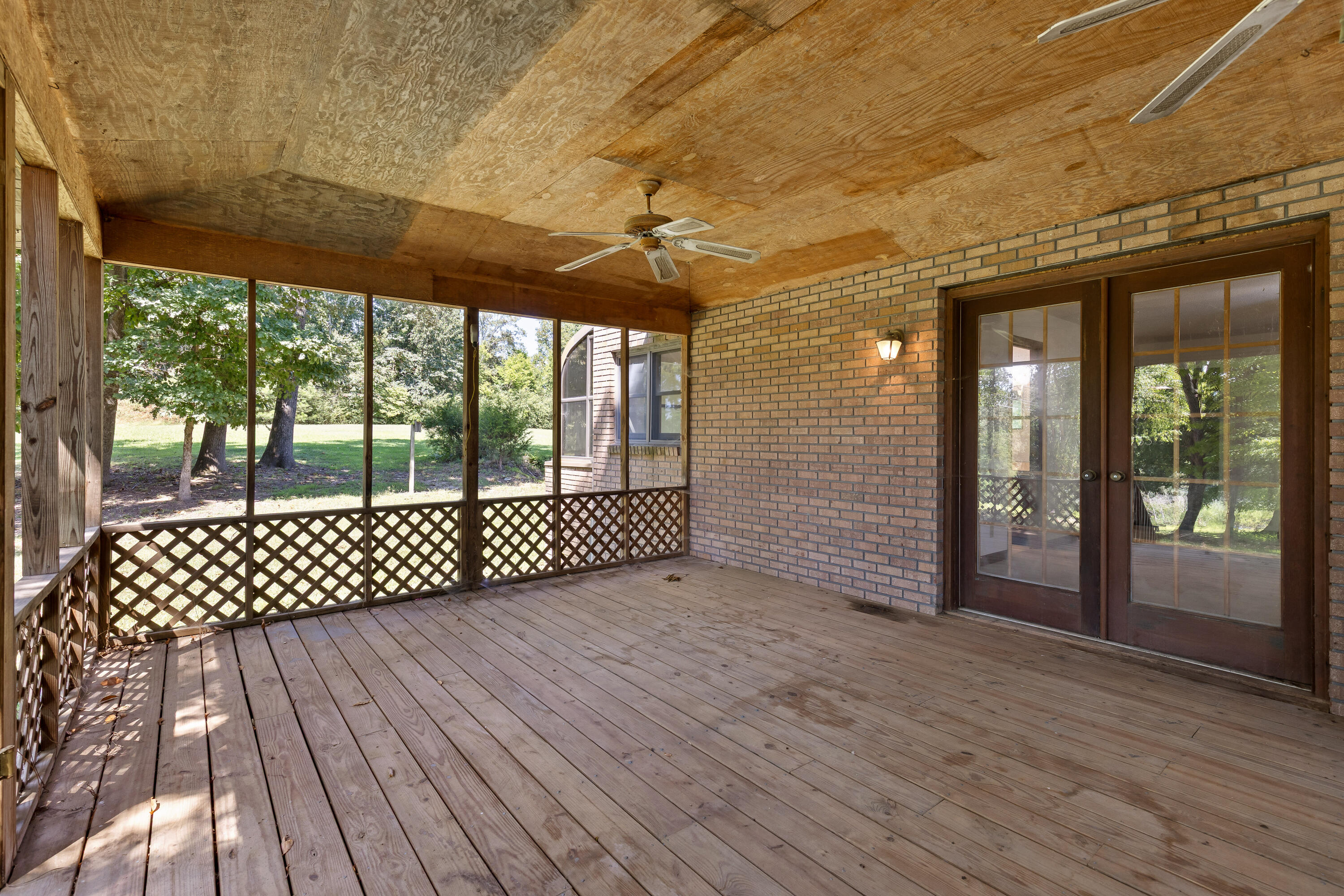 2401 Igou Ferry Road