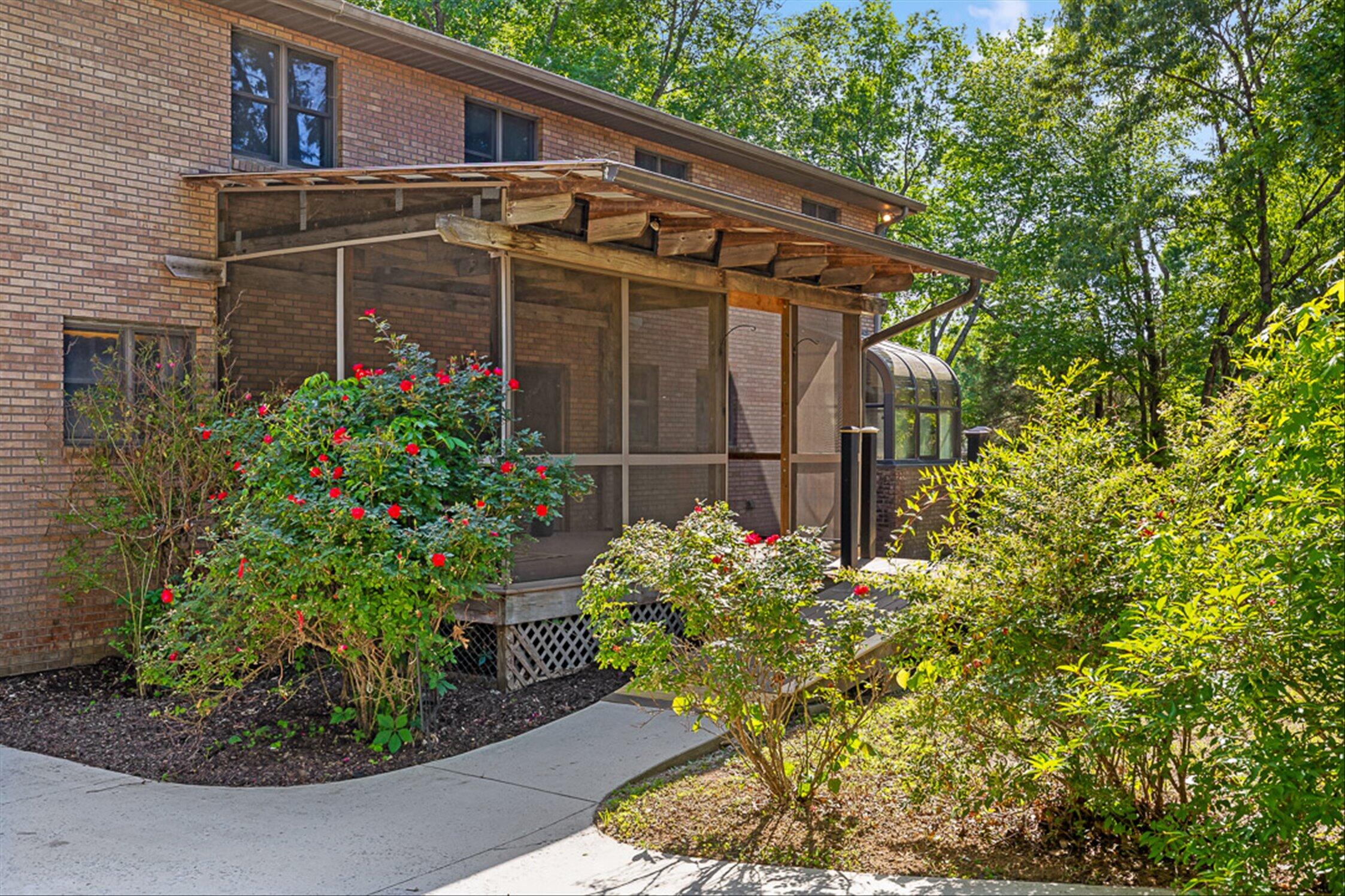 2401 Igou Ferry Road