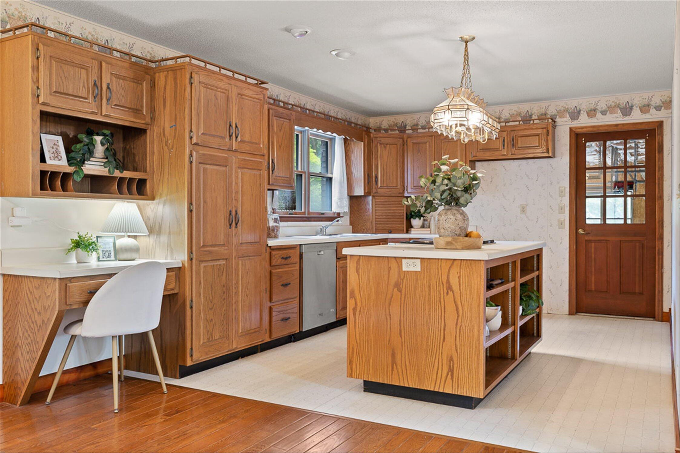 2401 Igou Ferry Road