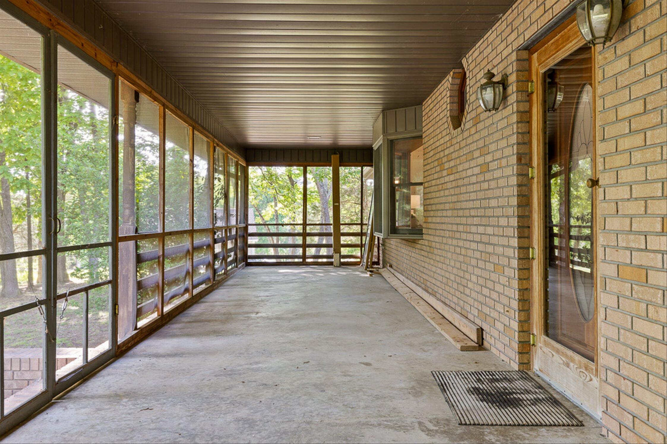 2401 Igou Ferry Road