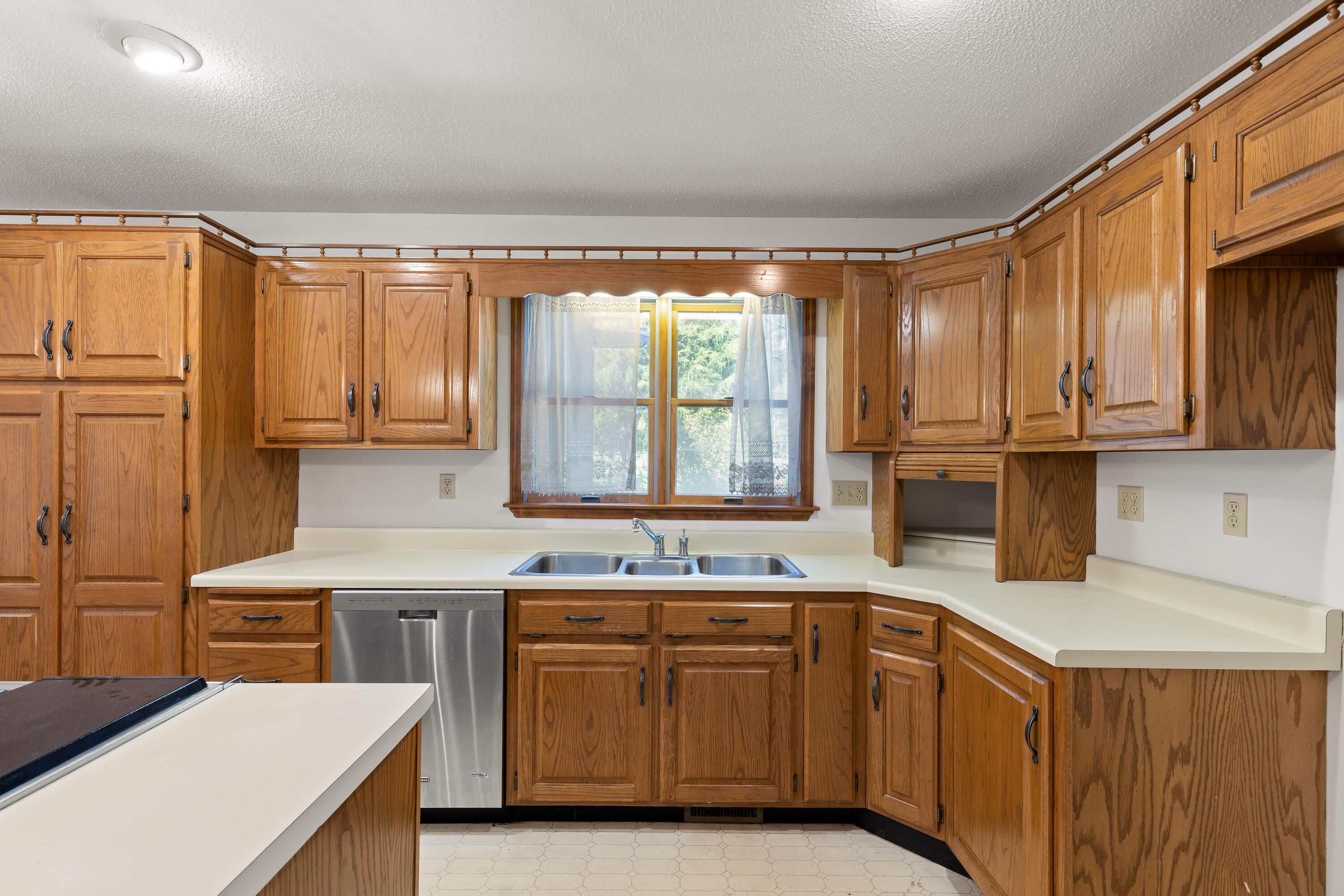 2401 Igou Ferry Road