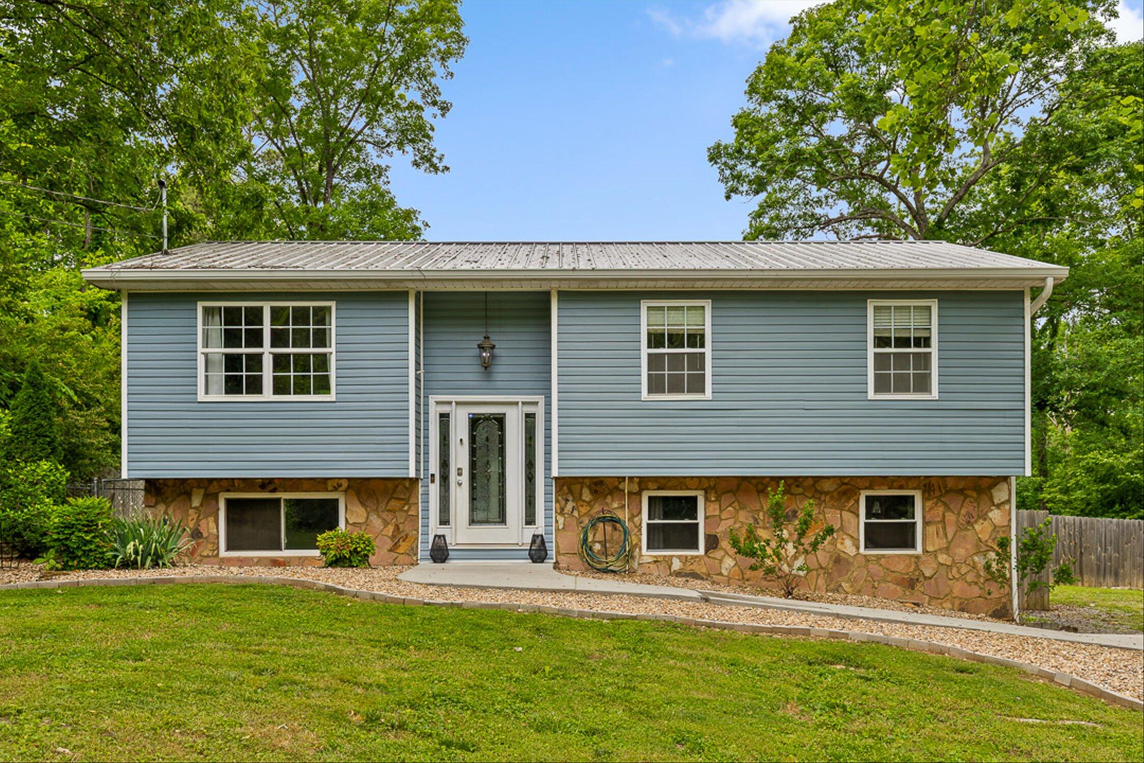 327 Homestead Street NE