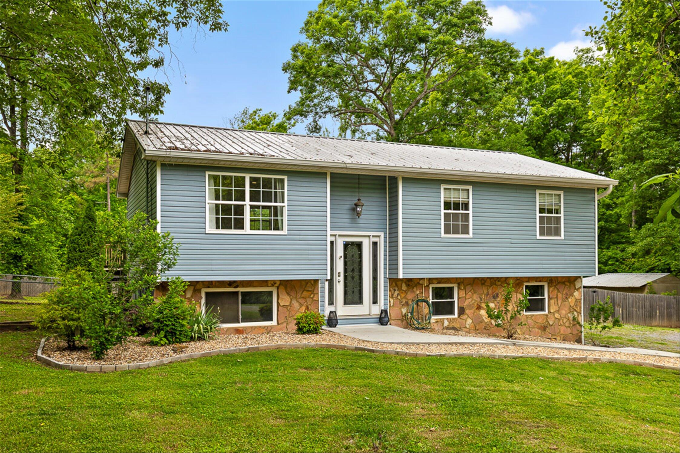 327 Homestead Street NE