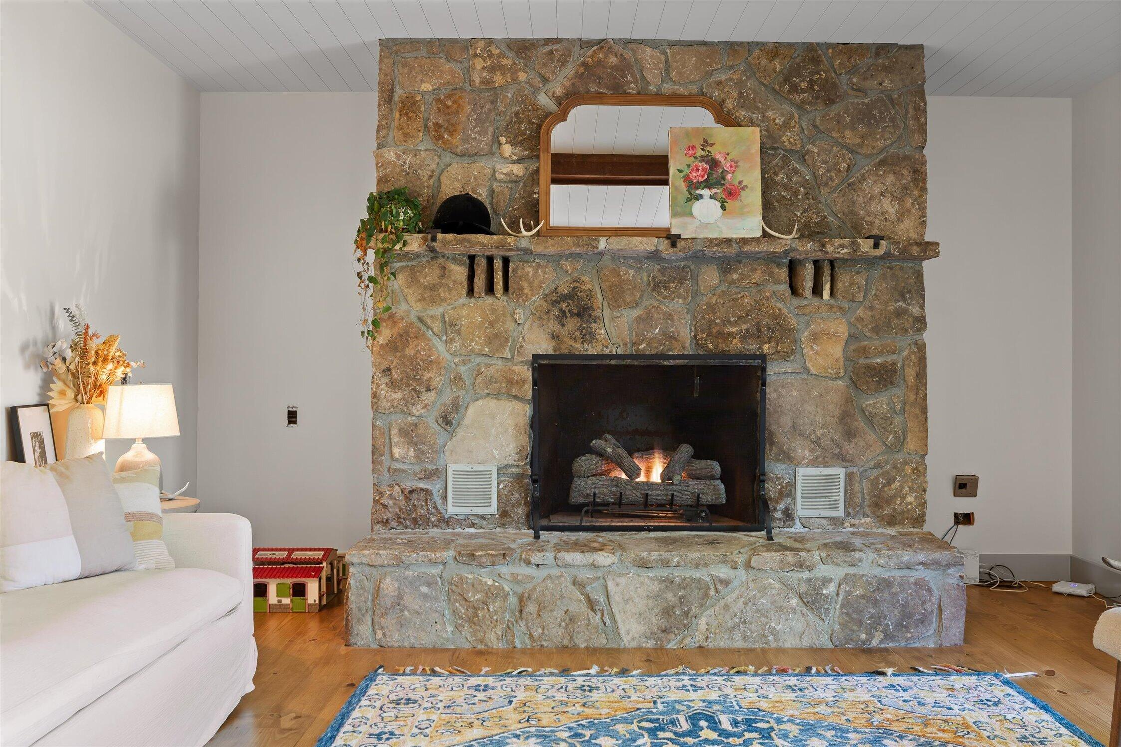 7117 White Oak Valley Road, McDonald