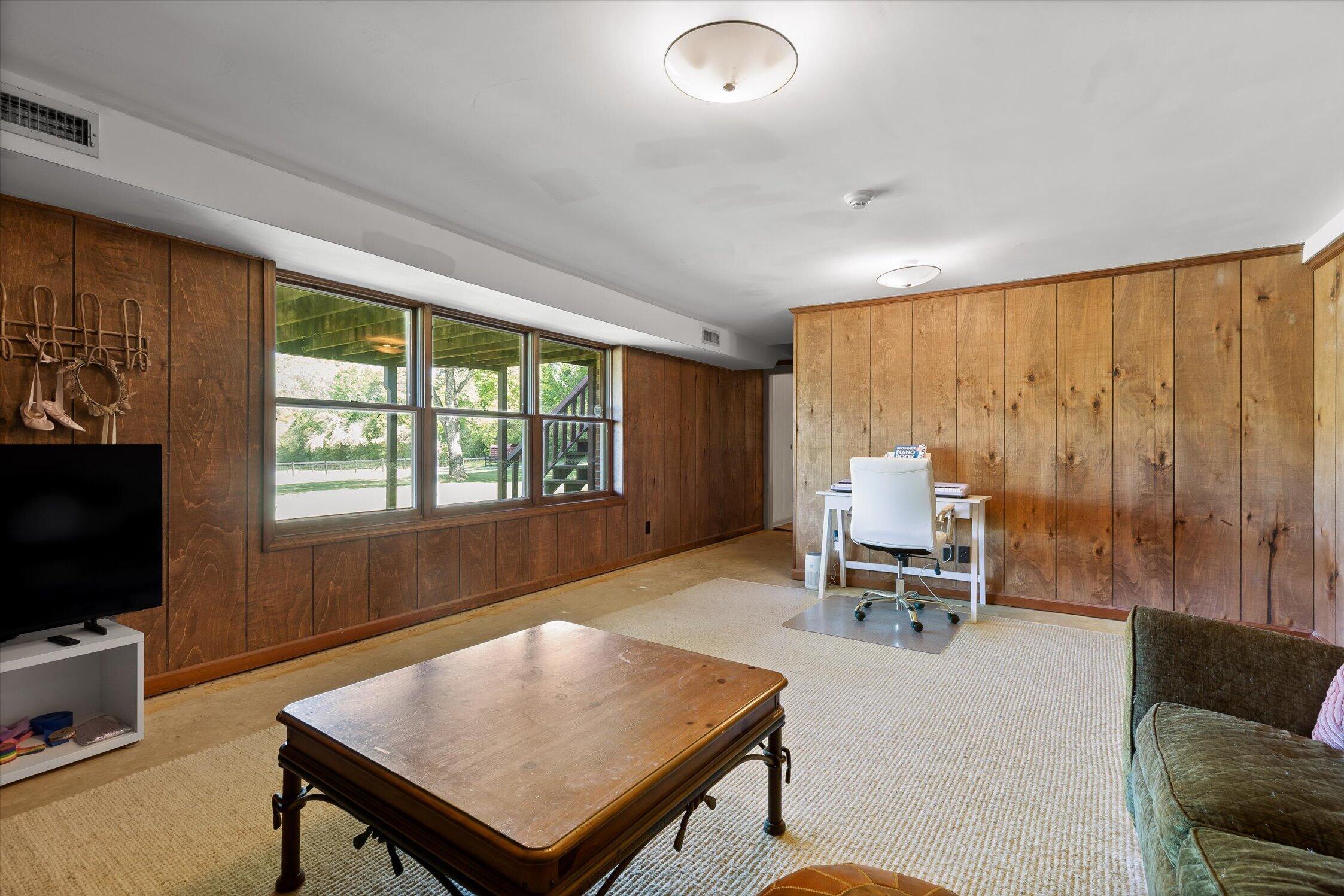 7117 White Oak Valley Road, McDonald