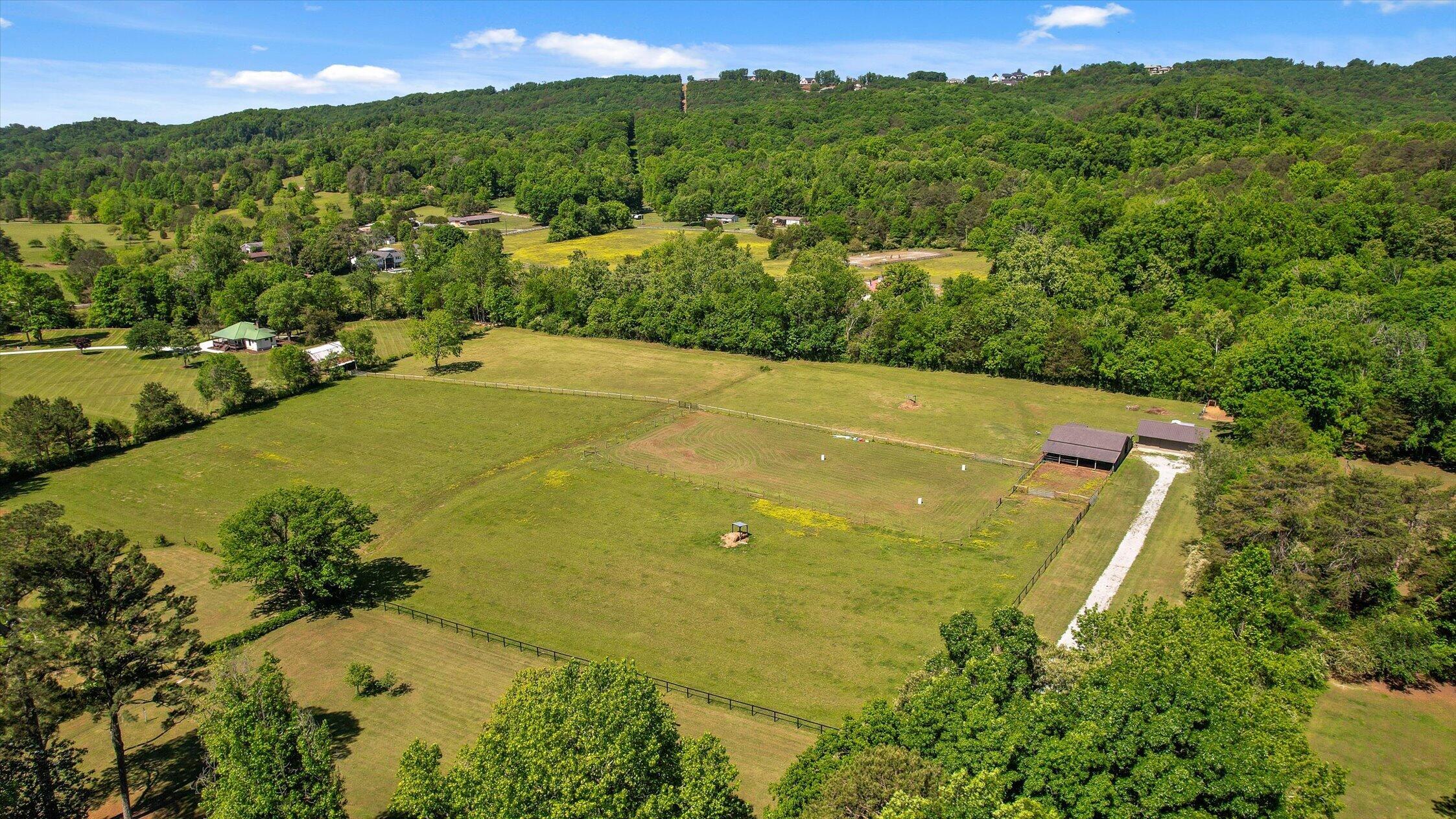 7117 White Oak Valley Road, McDonald
