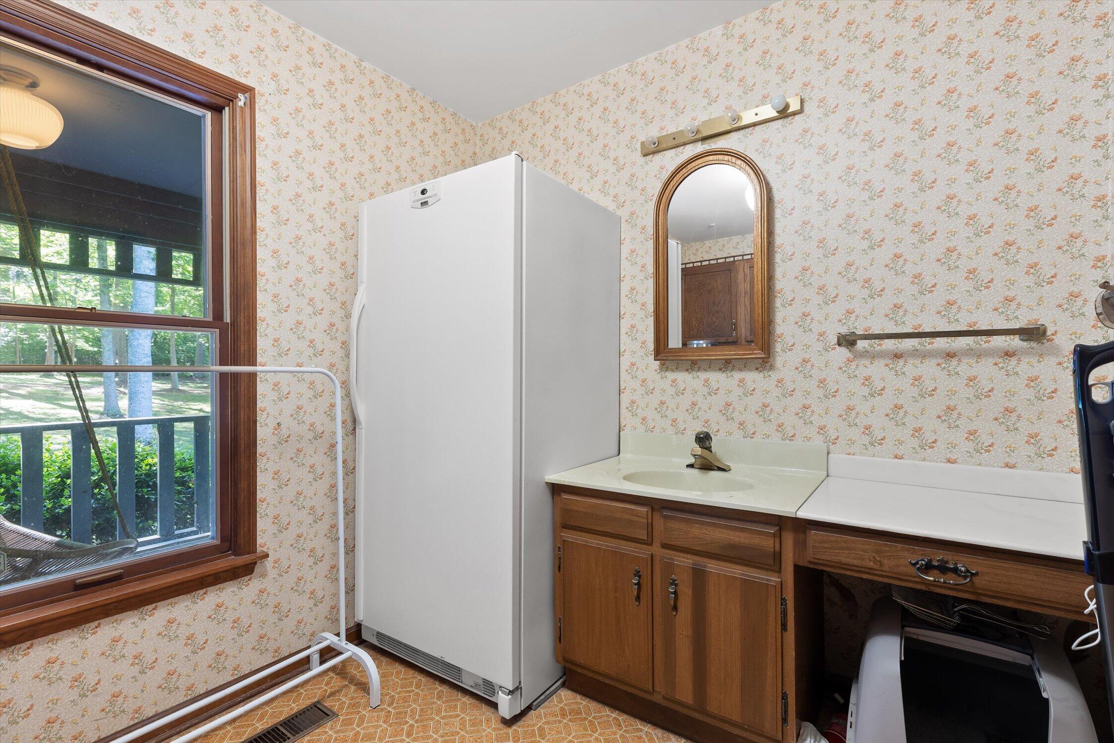 7117 White Oak Valley Road, McDonald