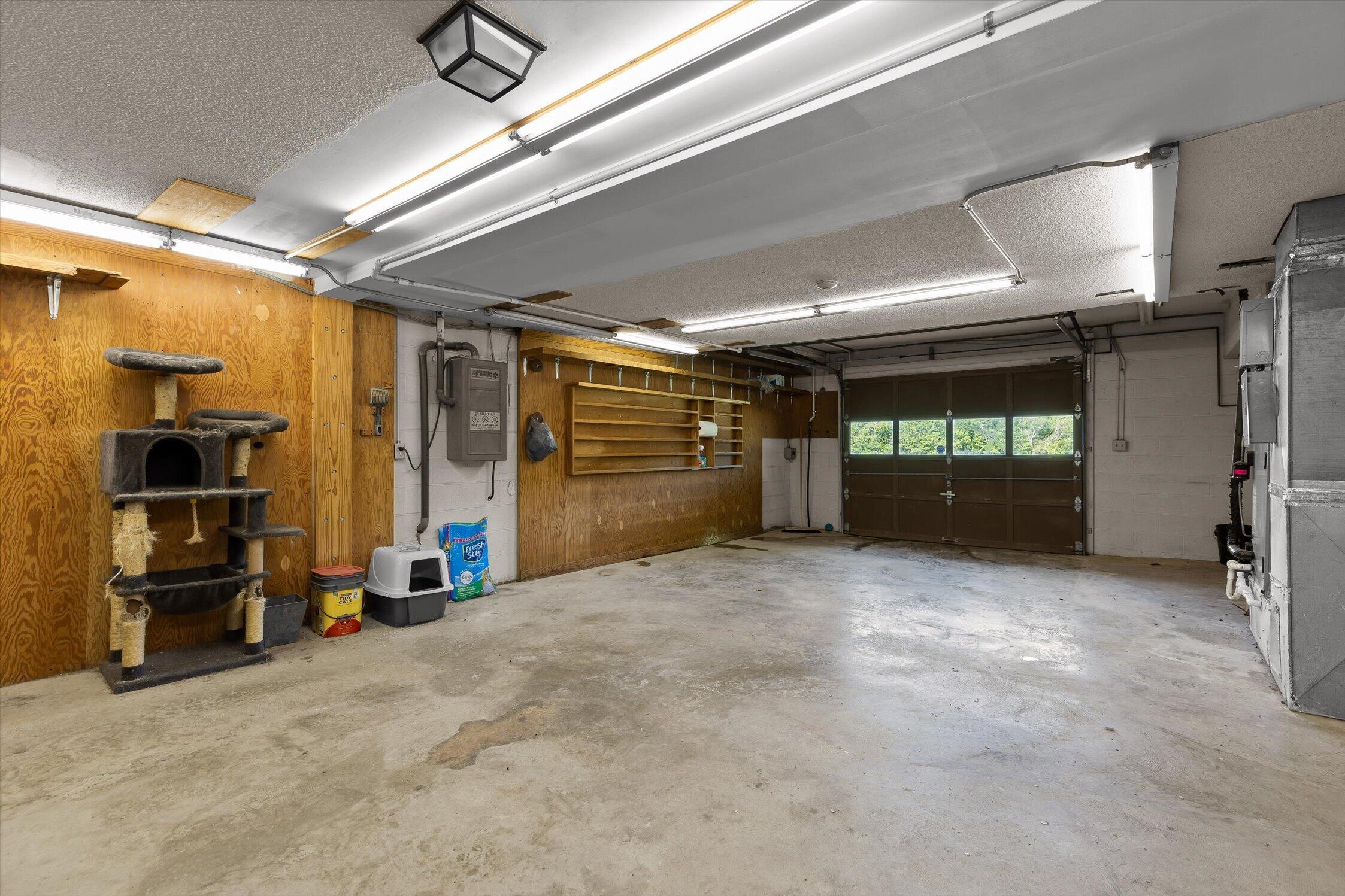 7117 White Oak Valley Road, McDonald