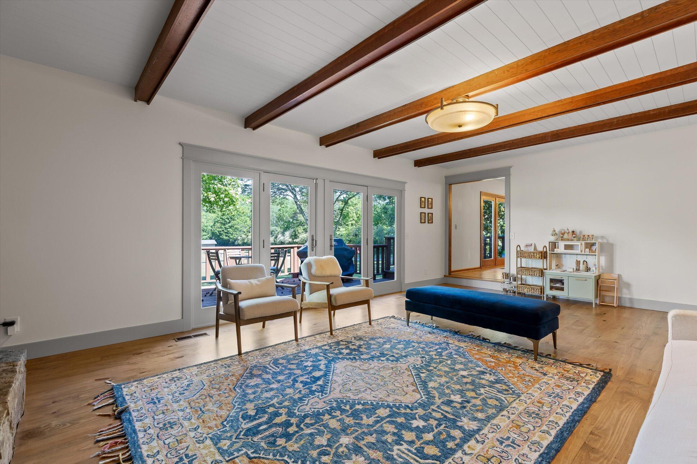 7117 White Oak Valley Road, McDonald