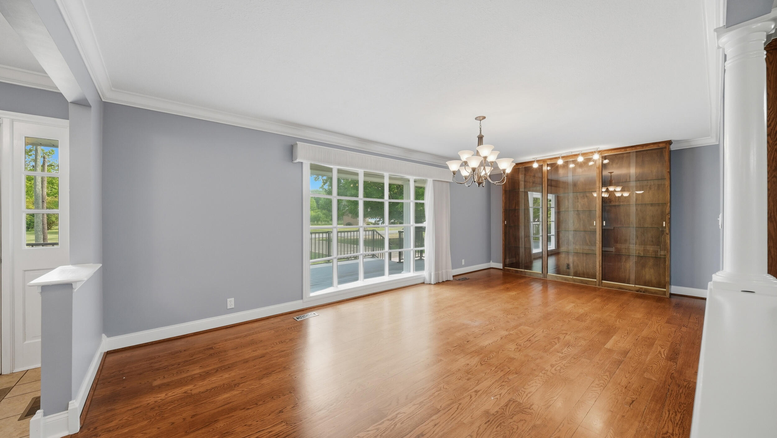 605 Falls View Drive