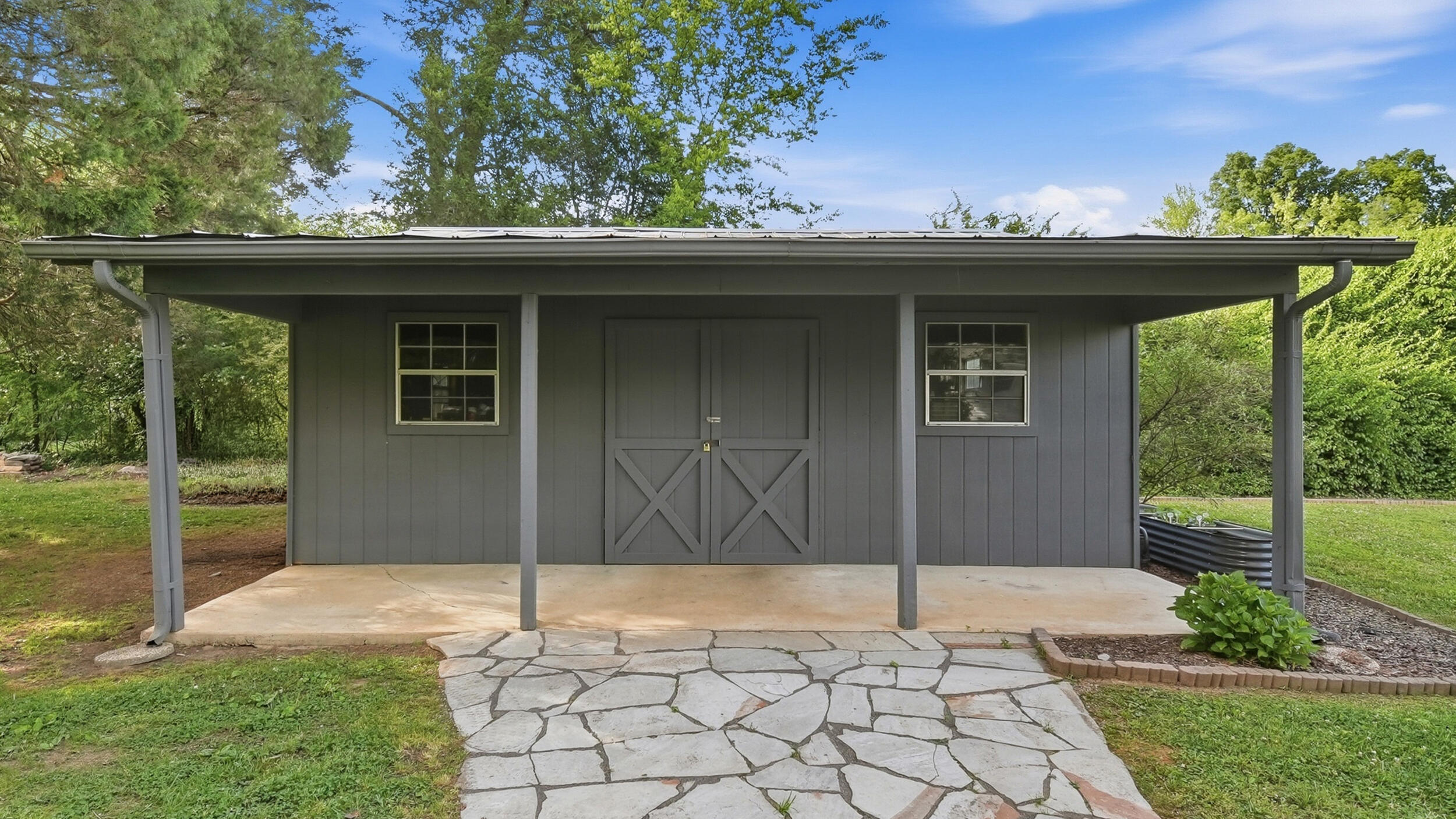 605 Falls View Drive