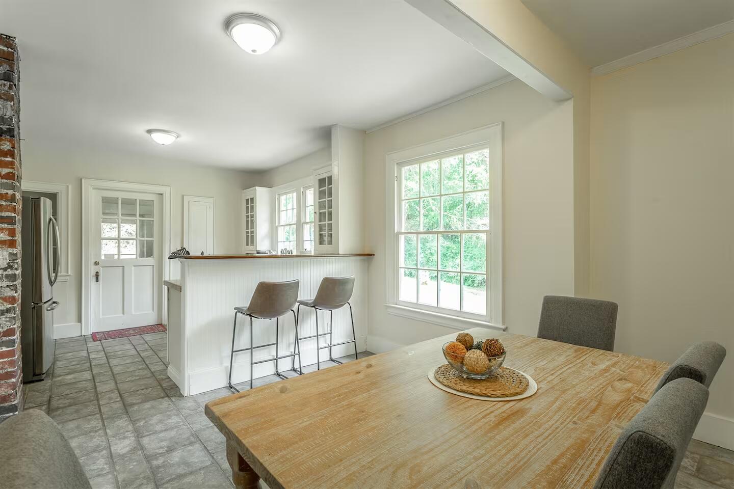 2909 E Crescent Circle