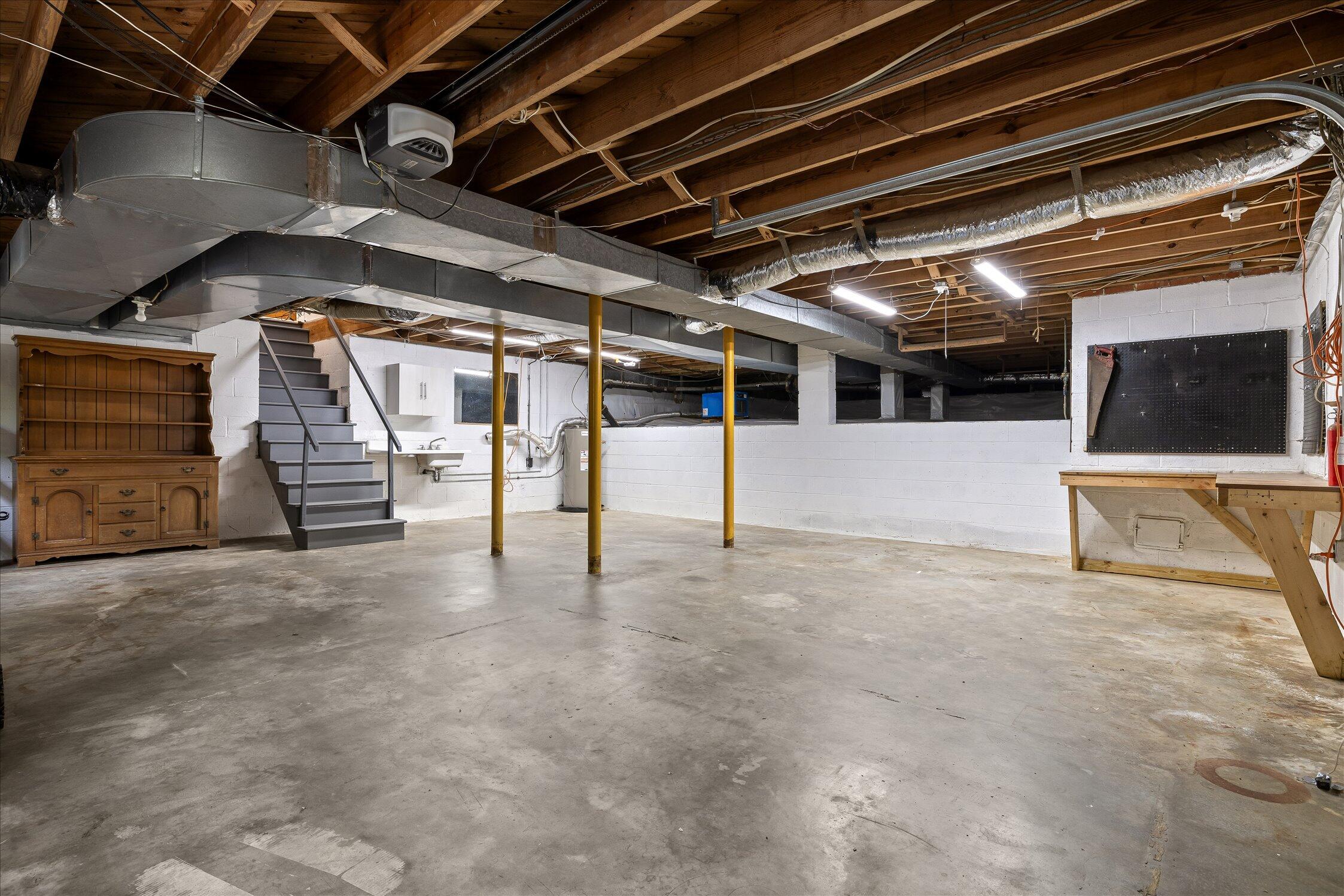 405 N Seminole Drive