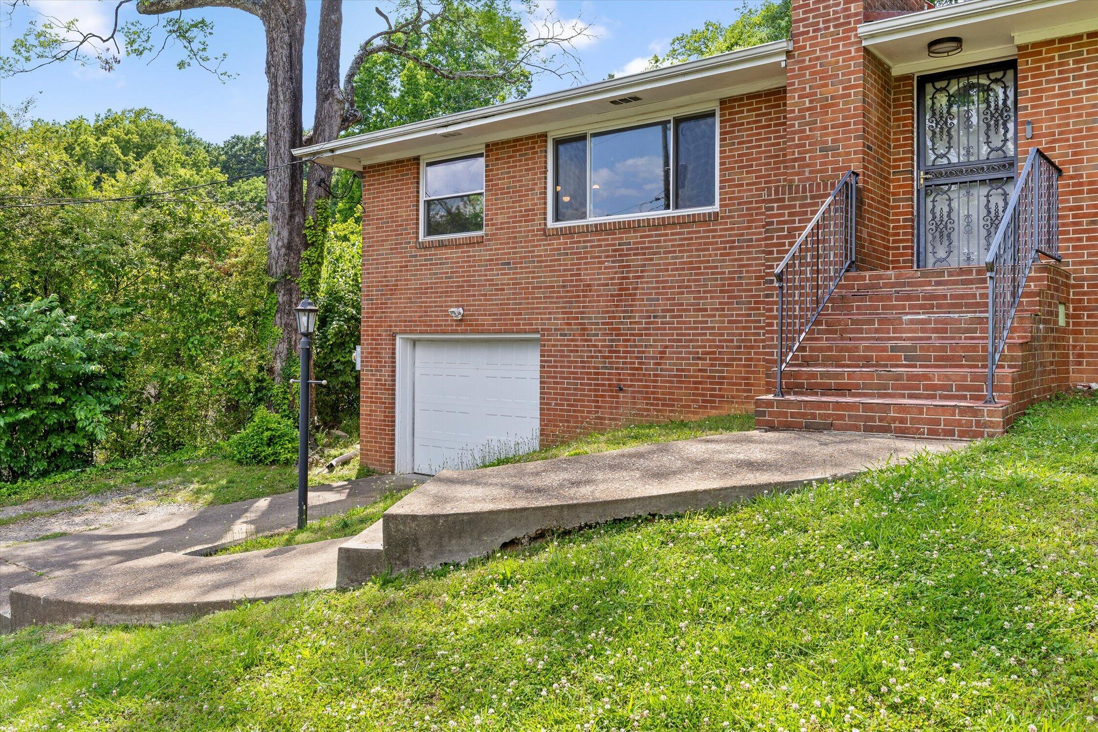 405 N Seminole Drive