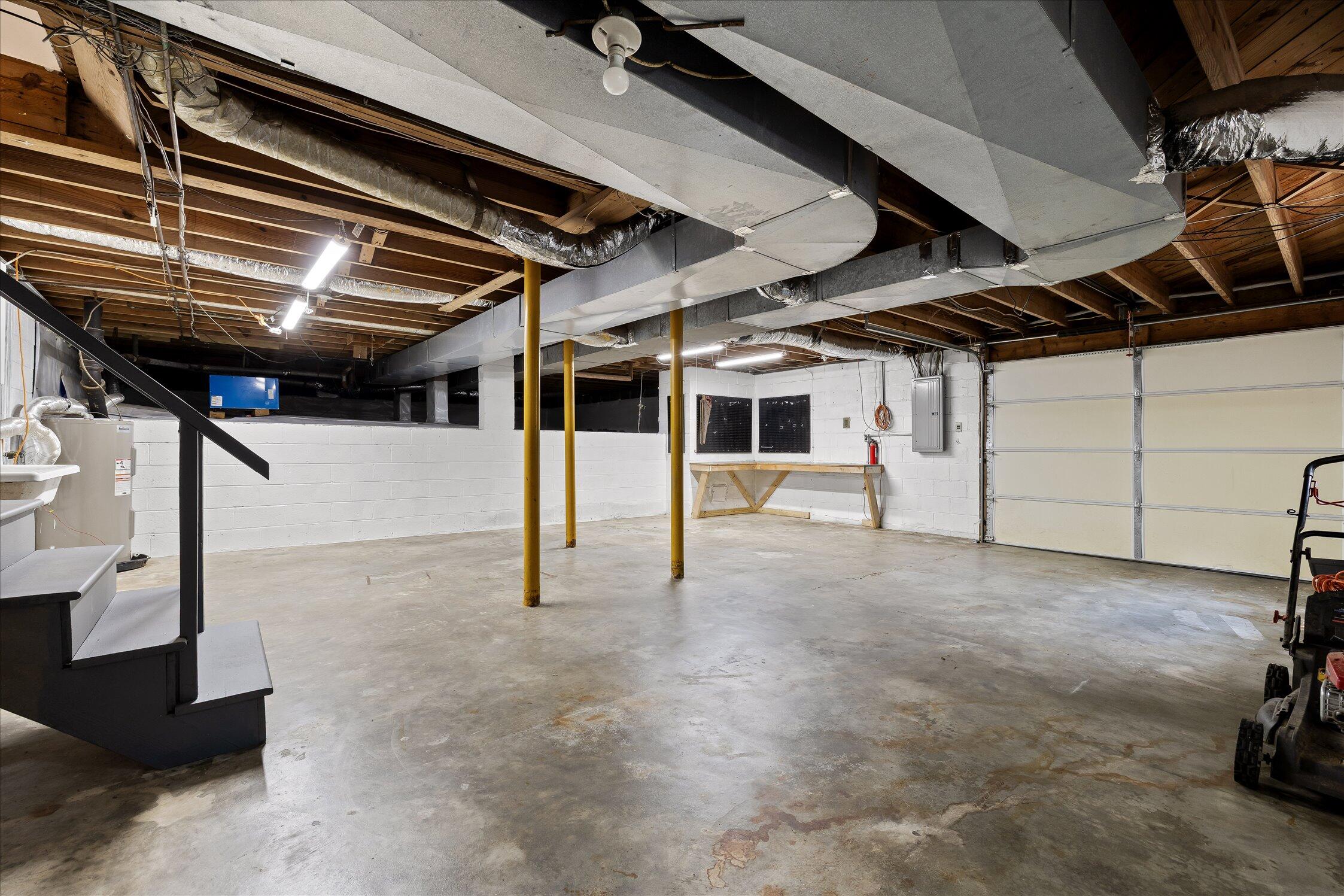 405 N Seminole Drive